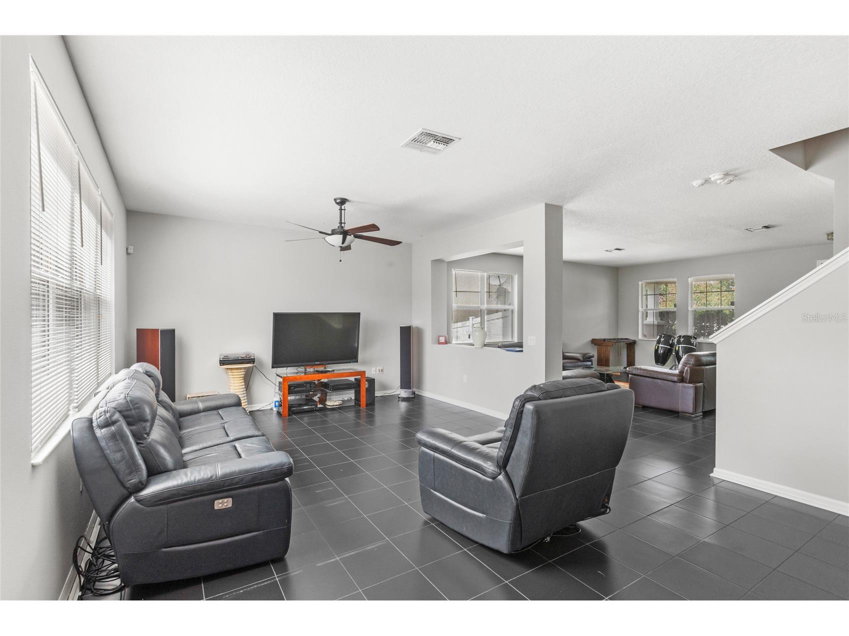 10048 Stratford Pointe Avenue Orlando FL 32832 O6335692 image8