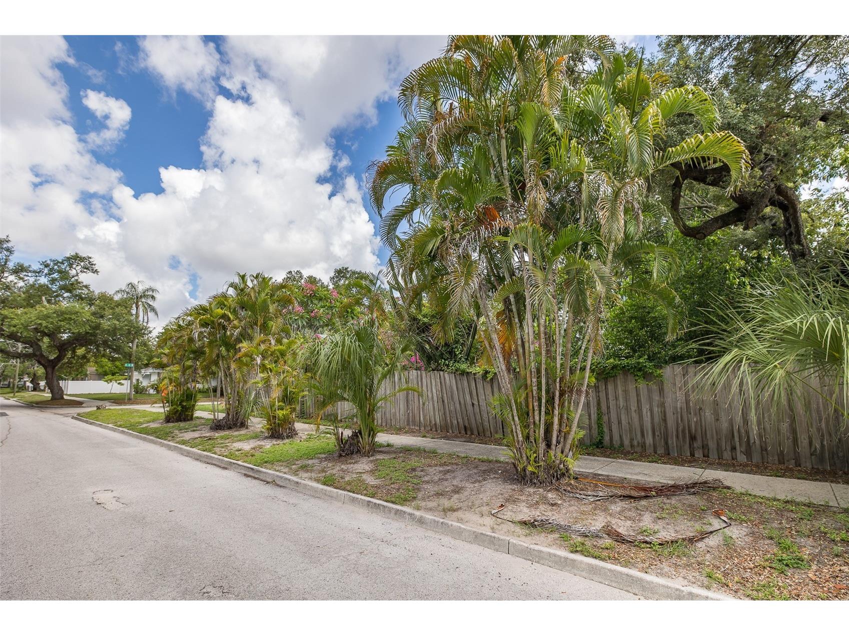 1005 15th Street N Saint Petersburg FL 33705 W7886982 image44