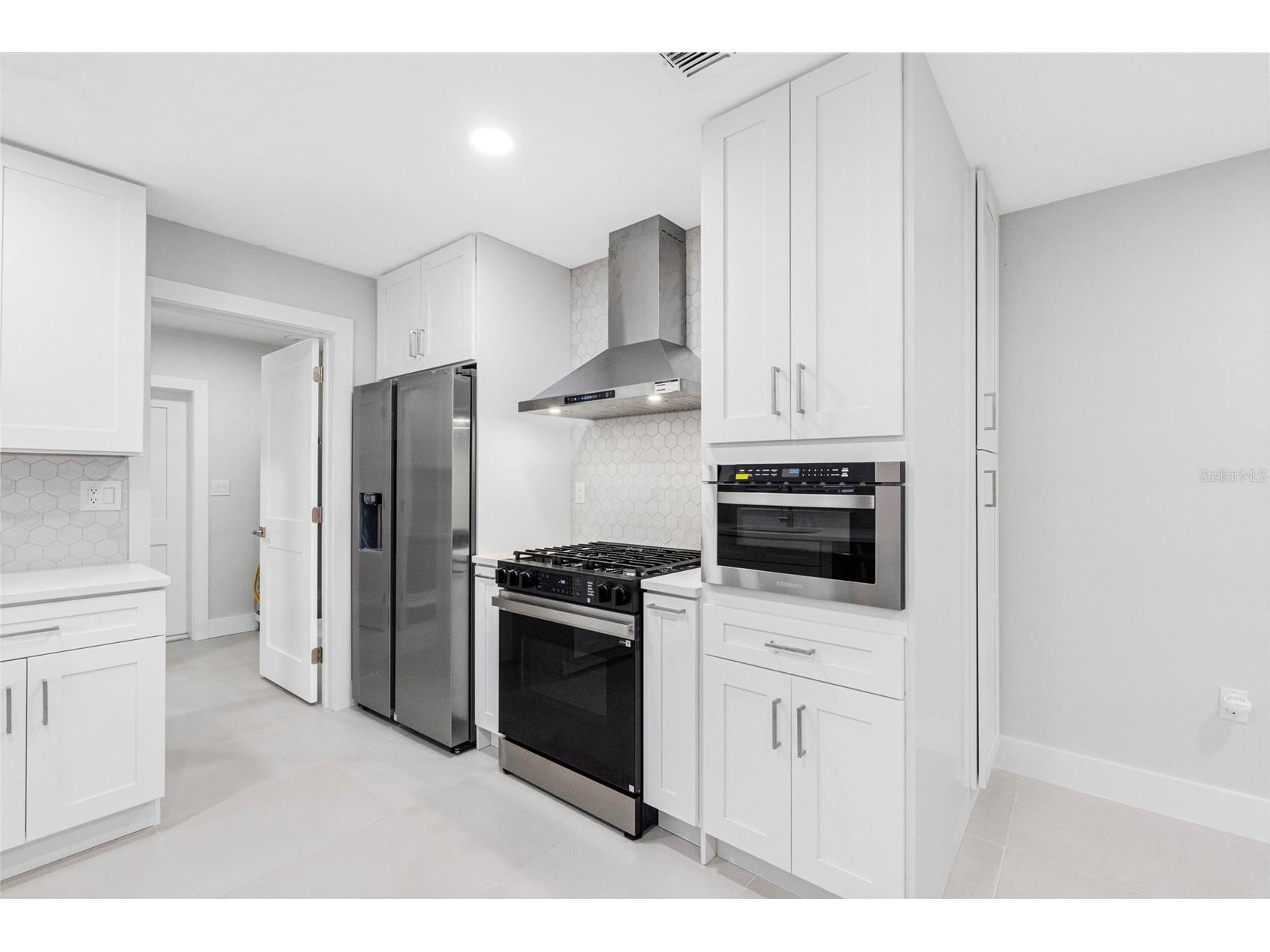 1005 Apache Trail Clearwater FL 33755 TB8506091 image10