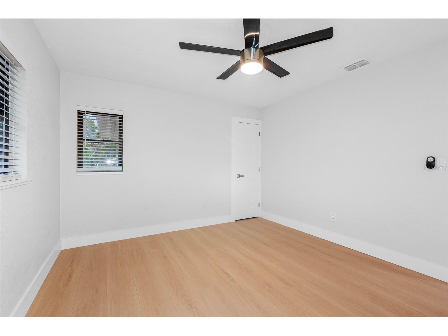1005 Apache Trail Clearwater FL 33755 TB8506091 image18