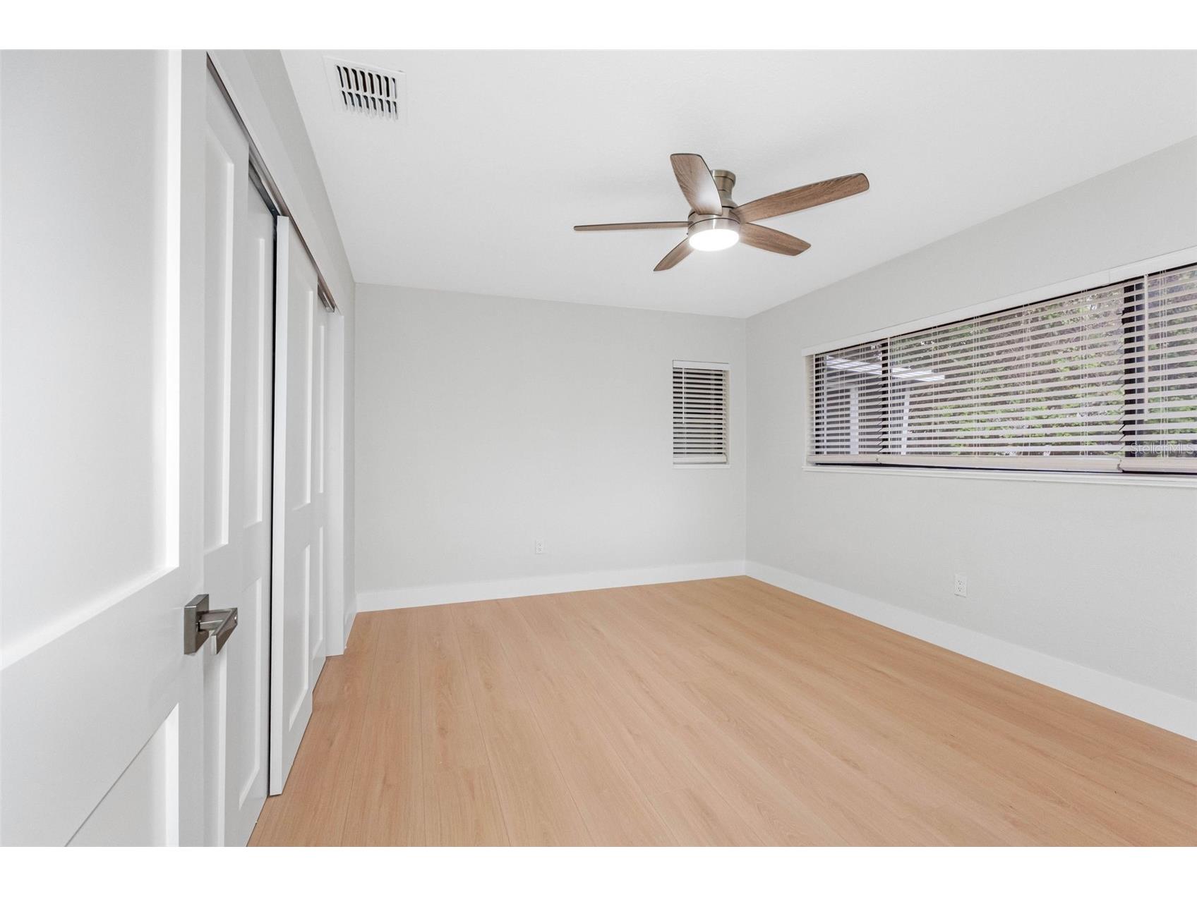 1005 Apache Trail Clearwater FL 33755 TB8506091 image27