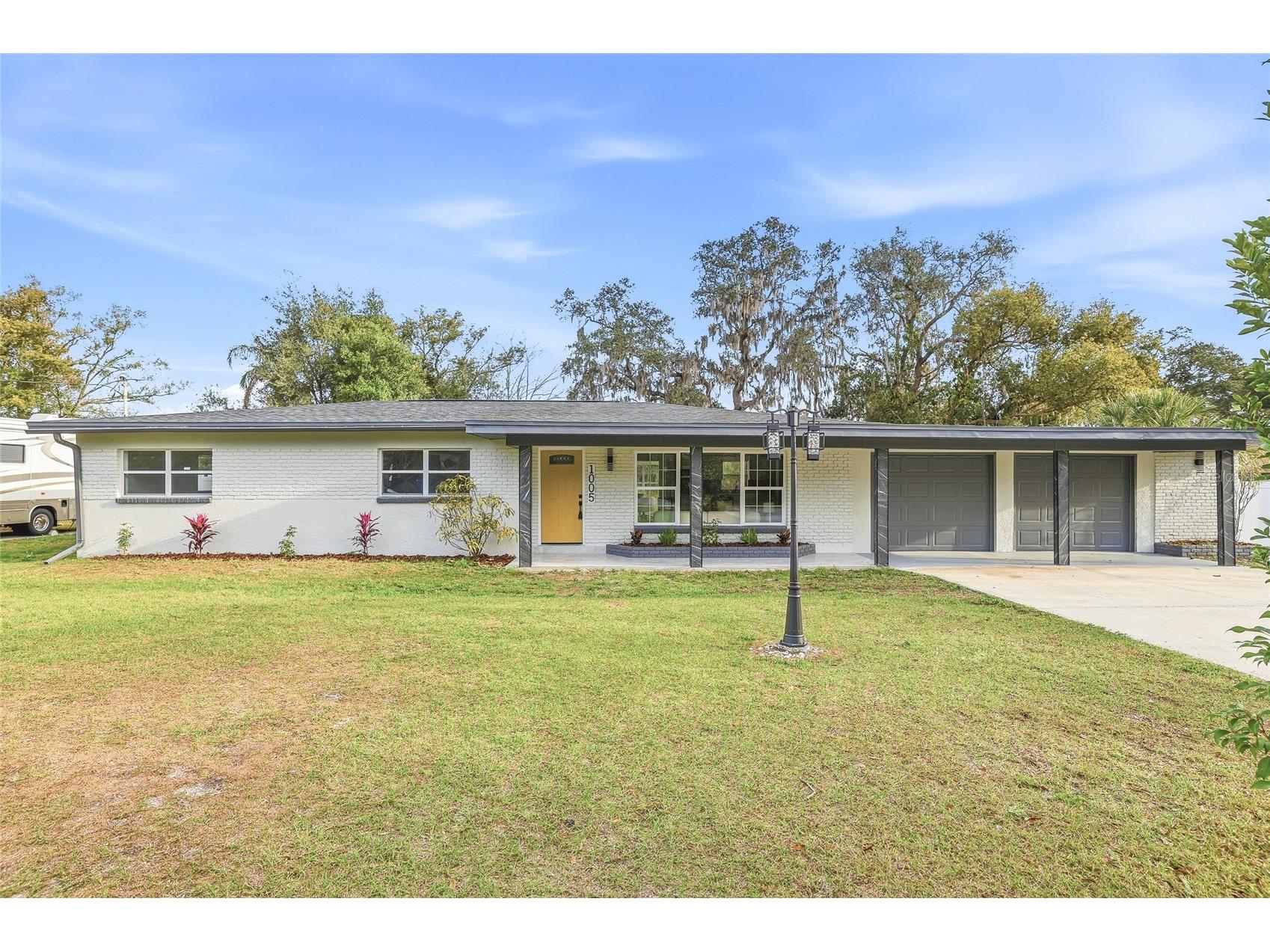1005 Cedar Lake Drive Tampa FL 33612 - LAKE CEDAR TB8463835 image1