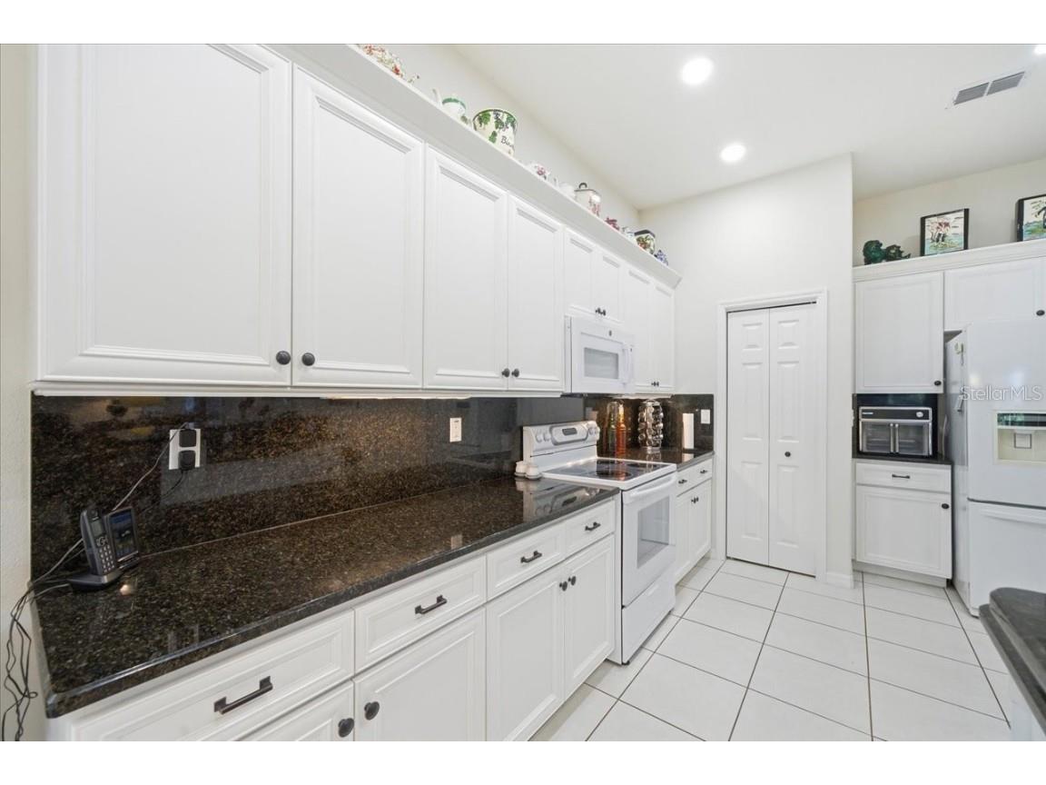 10051 Lenox Boulevard Weeki Wachee FL 34613 W7880274 image19