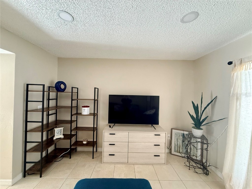 10053 Lake Oak Circle Tampa FL 33624 TB8458194 image5