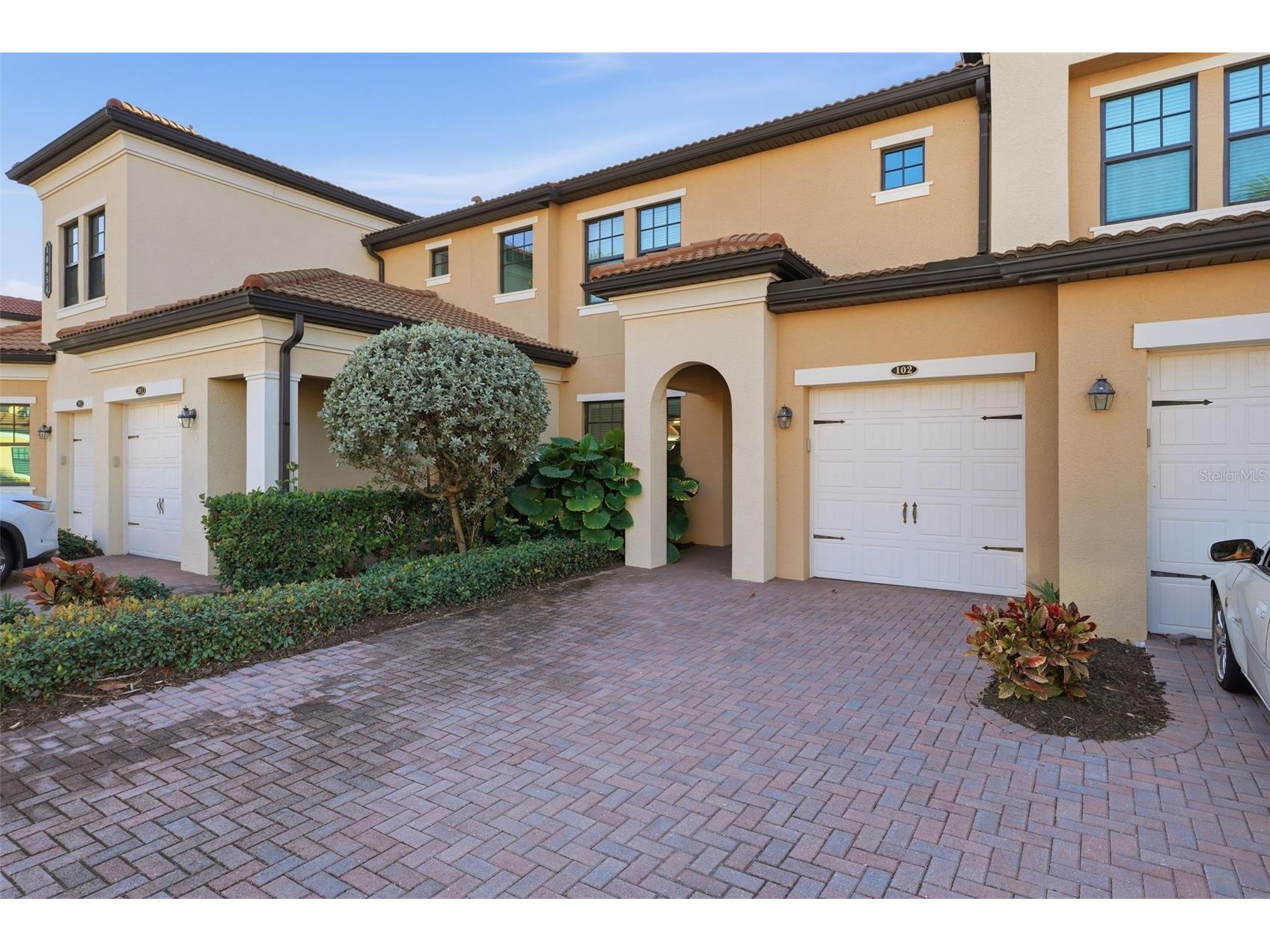 10054 Crooked Creek Drive #102 Venice FL 34293 - man made pond N6142569 image1
