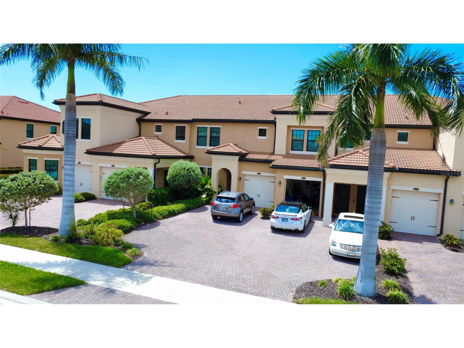 10054 Crooked Creek Drive #102 Venice FL 34293 - man made pond N6143765 image1