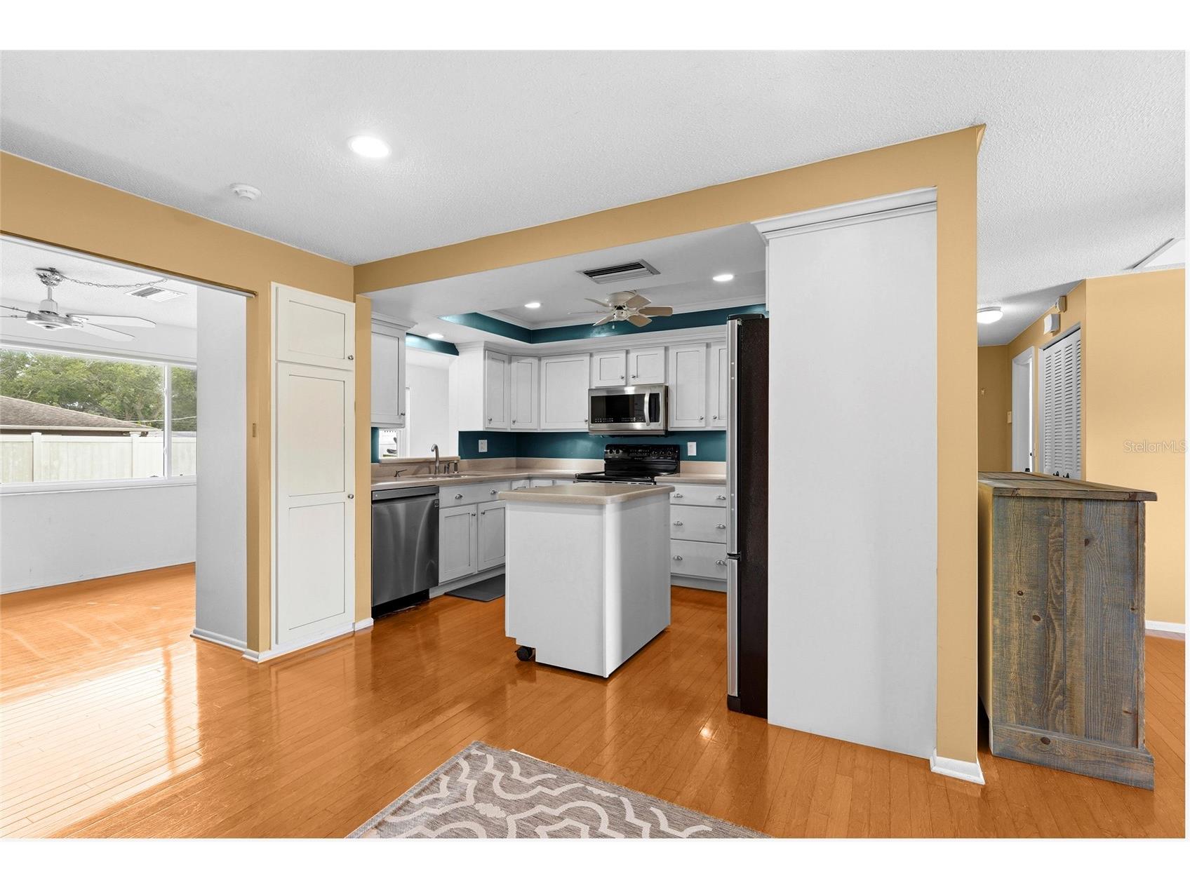 1006 De Leo Drive Sarasota FL 34243 A4696192 image11