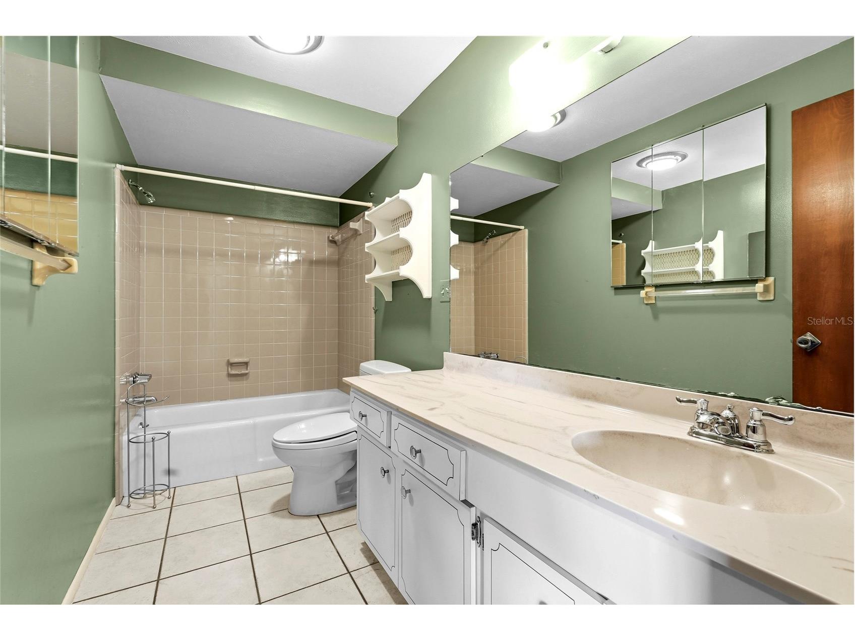 1006 De Leo Drive Sarasota FL 34243 A4696192 image16