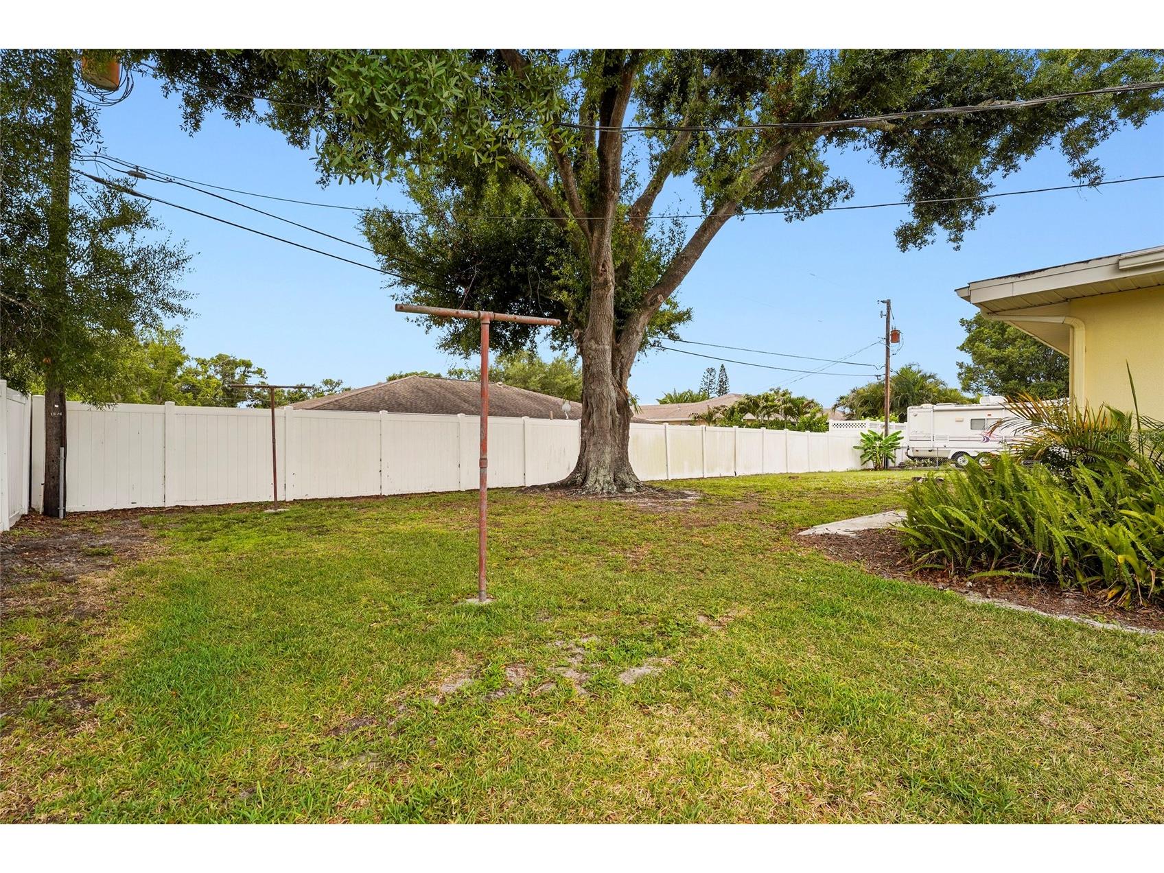 1006 De Leo Drive Sarasota FL 34243 A4696192 image24