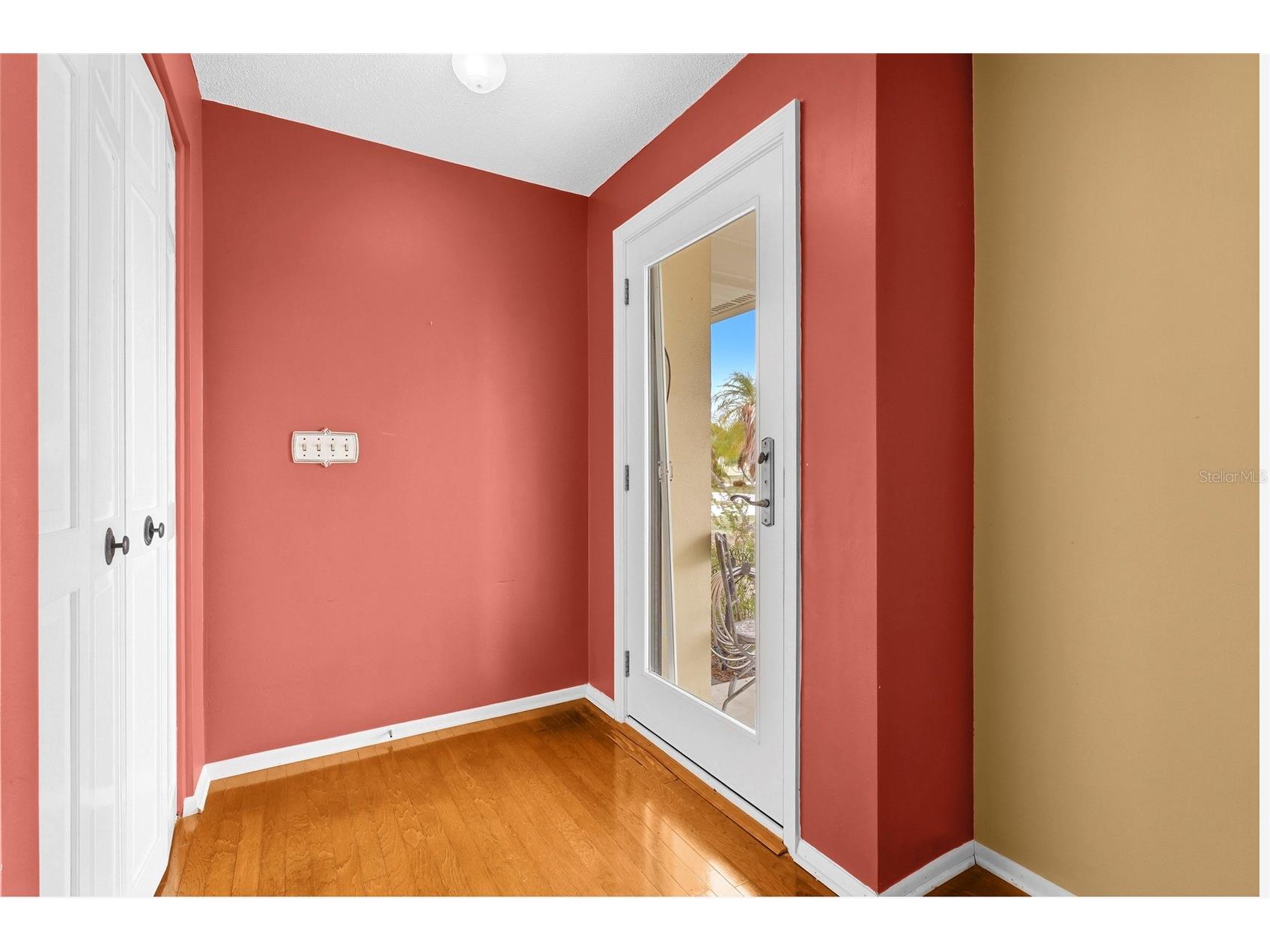 1006 De Leo Drive Sarasota FL 34243 A4696192 image3
