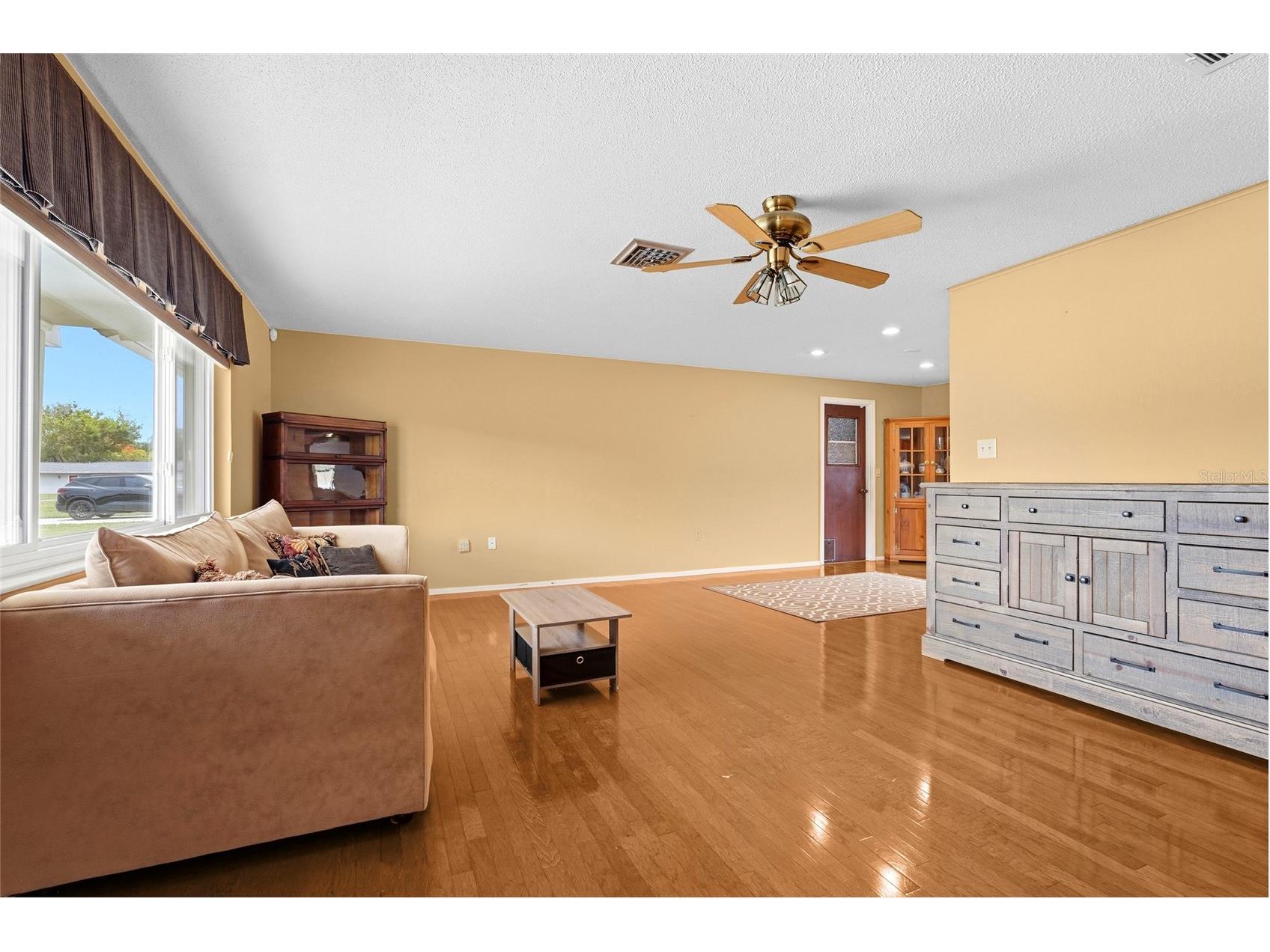 1006 De Leo Drive Sarasota FL 34243 A4696192 image4
