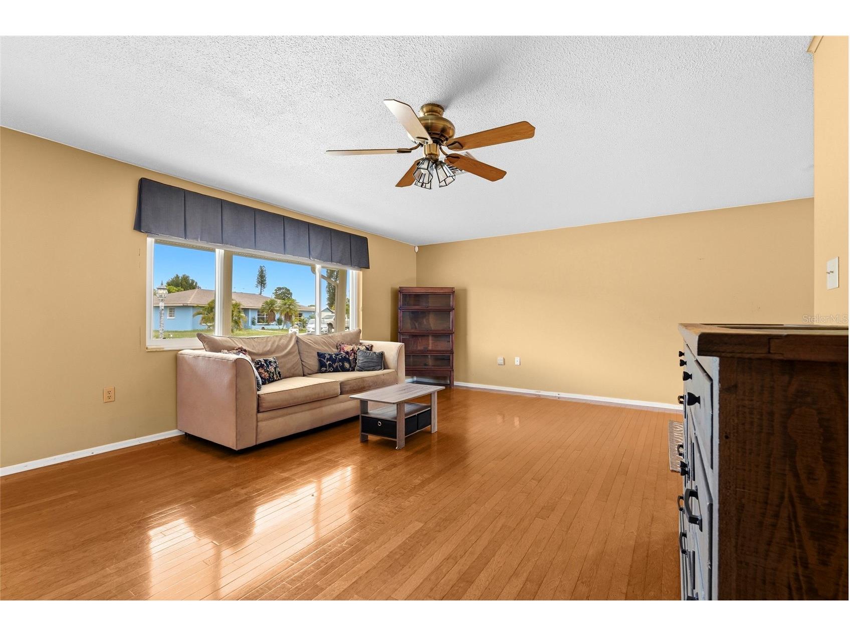 1006 De Leo Drive Sarasota FL 34243 A4696192 image7
