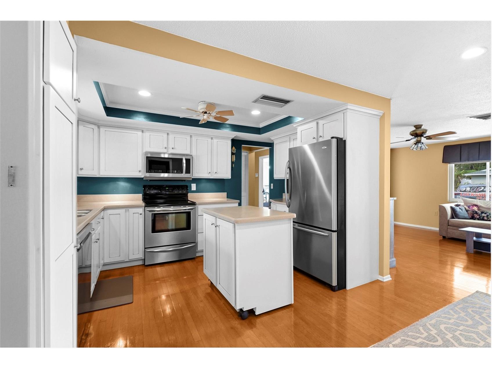 1006 De Leo Drive Sarasota FL 34243 A4696192 image9