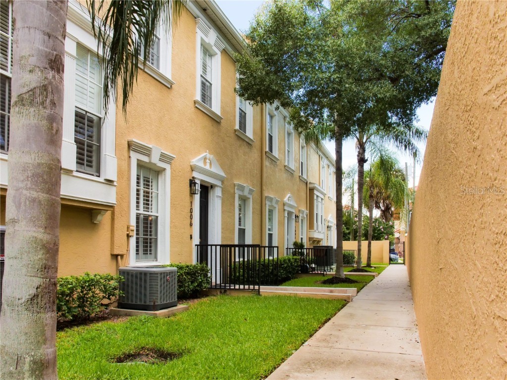 1006 Edison Park Court Tampa FL 33606 T3542718 image1