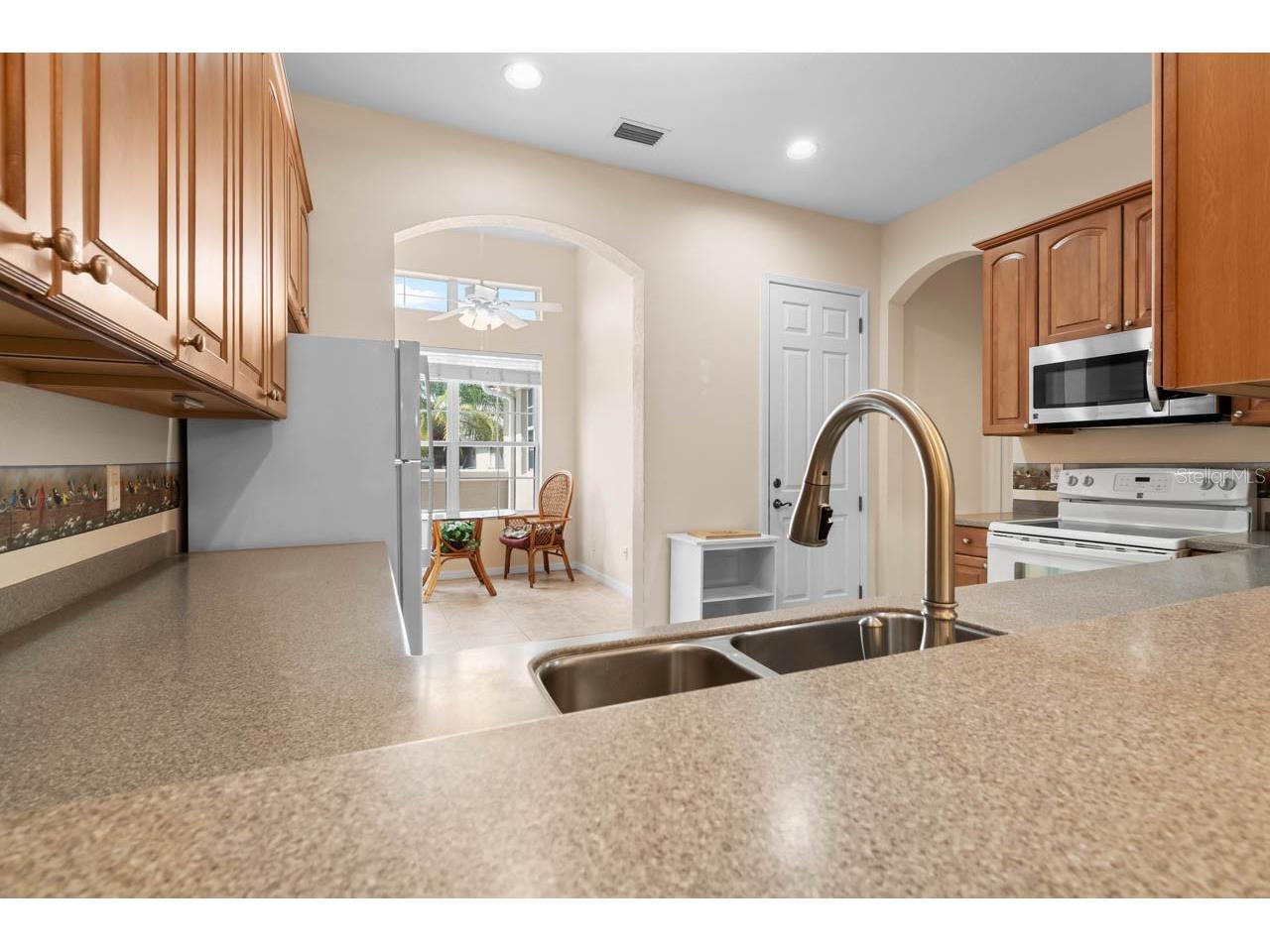 1007 Chelsea Greens Court #36 Sun City Center FL 33573 TB8479942 image8