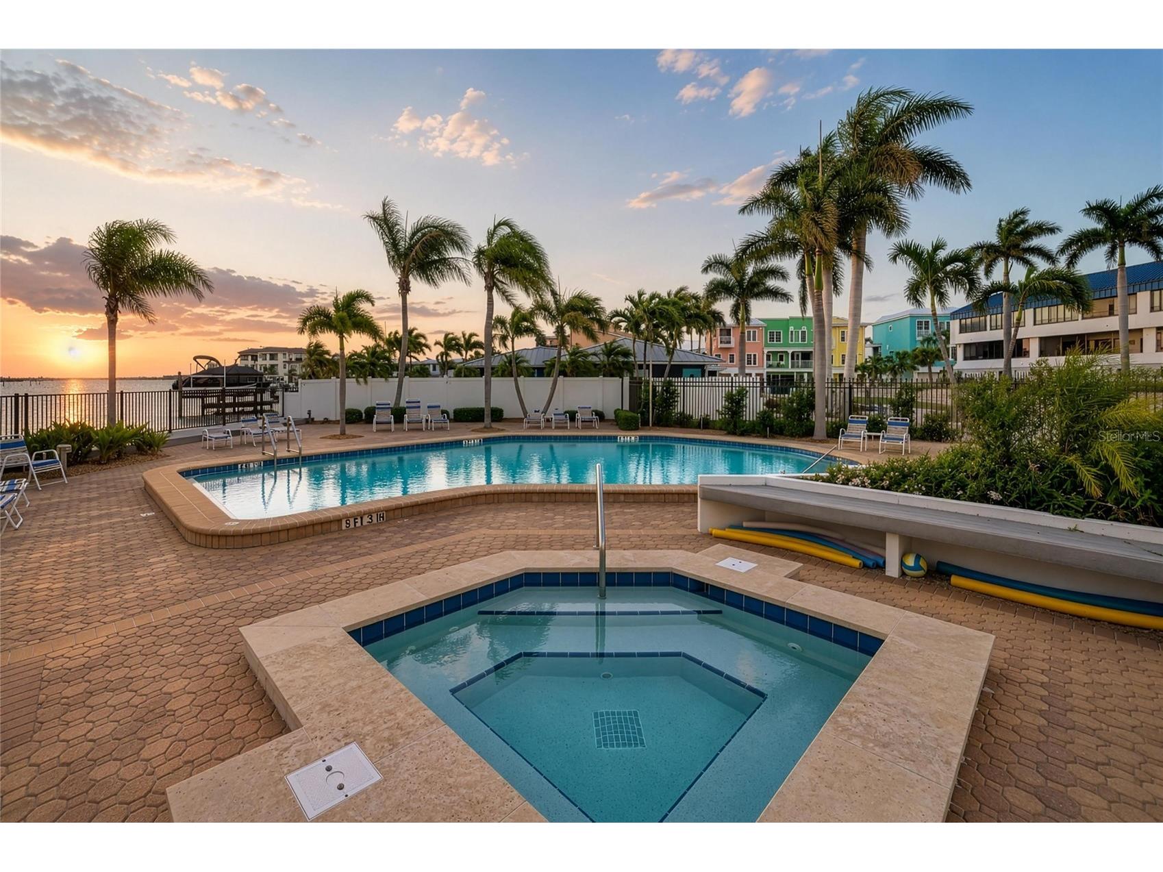 1007 Gulf Drive N #208 Bradenton Beach FL 34217 - THE GULF A4695634 image4