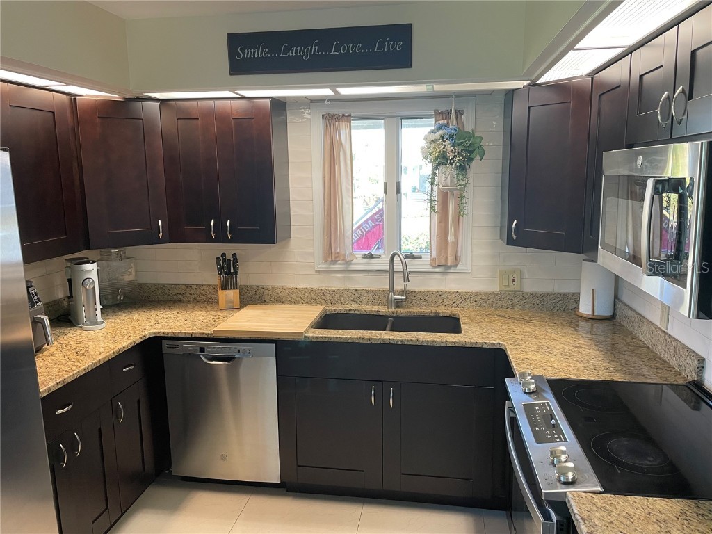 1007 Lake Avoca Drive Tarpon Springs FL 34689 W7880008 image8