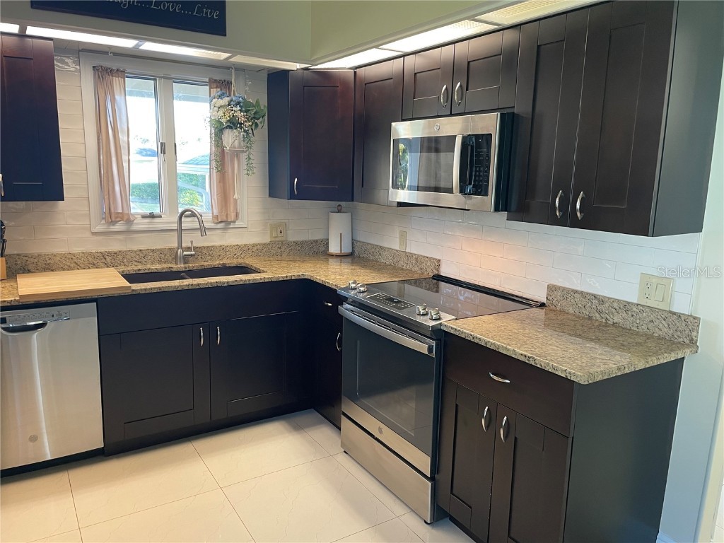 1007 Lake Avoca Drive Tarpon Springs FL 34689 W7880008 image9