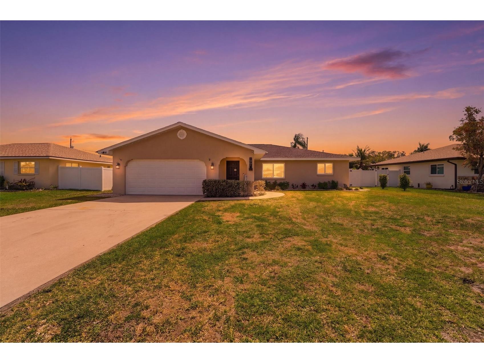 1007 Montana Avenue Englewood FL 34223 D6146890 image1