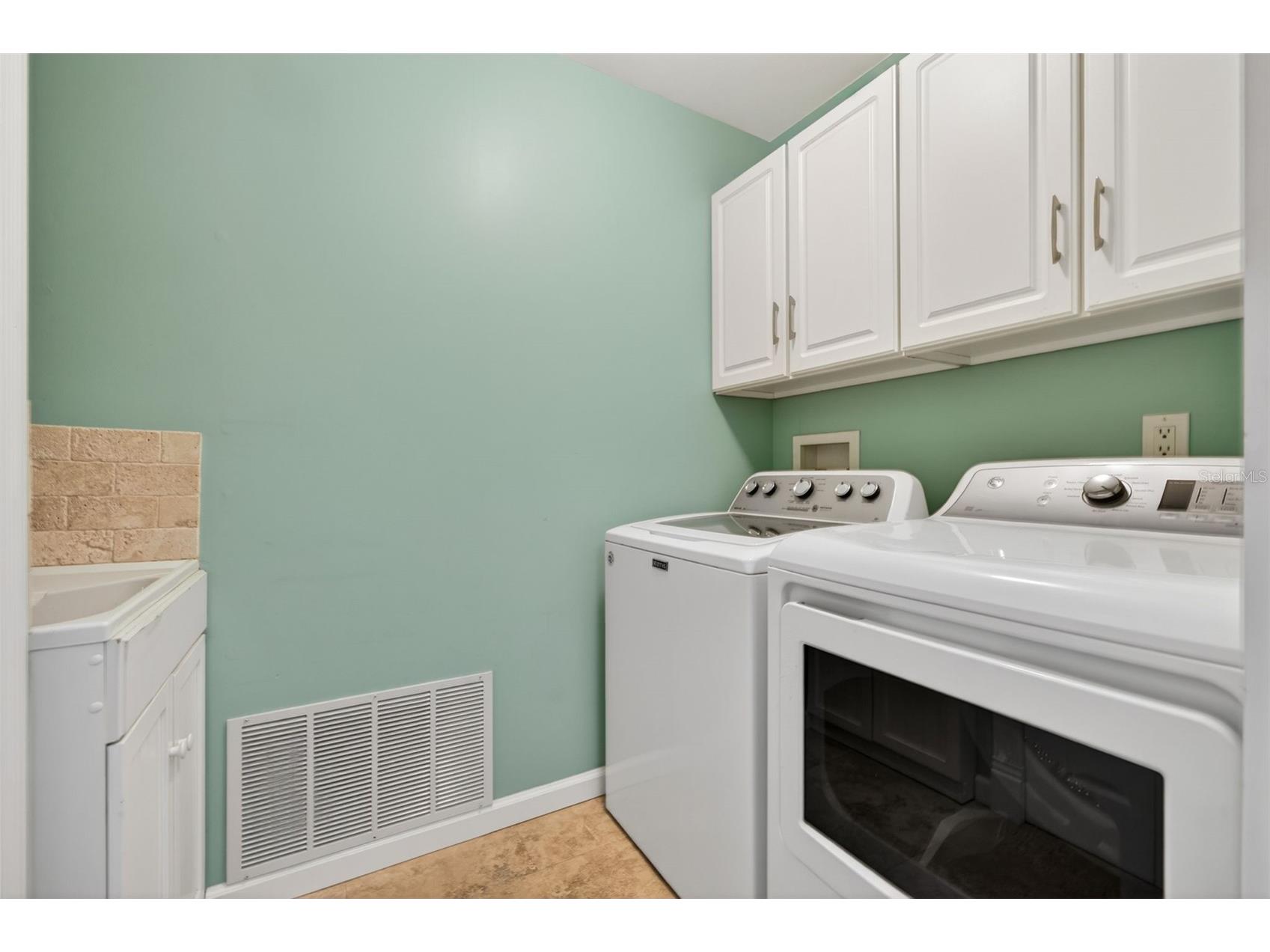 1007 State Street E Oldsmar FL 34677 TB8513144 image25