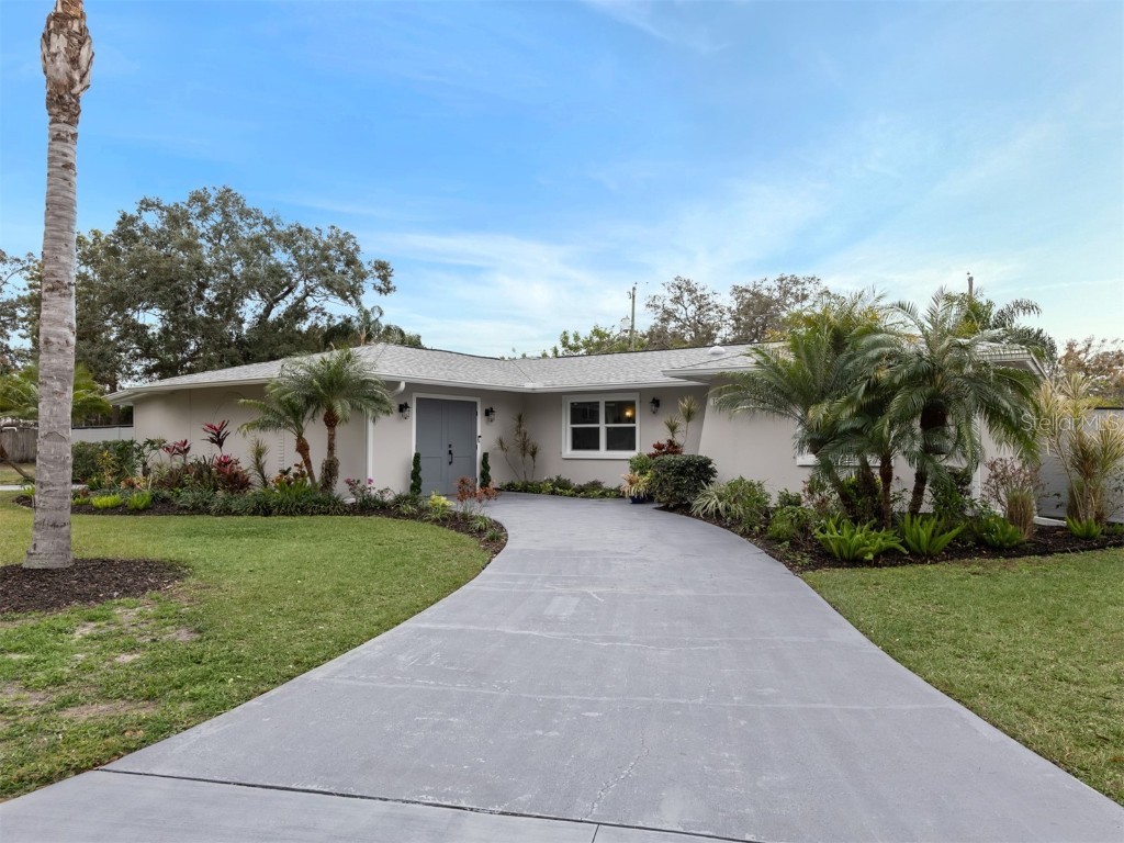 1008 Ell Way Sarasota FL 34243 A4597294 image1
