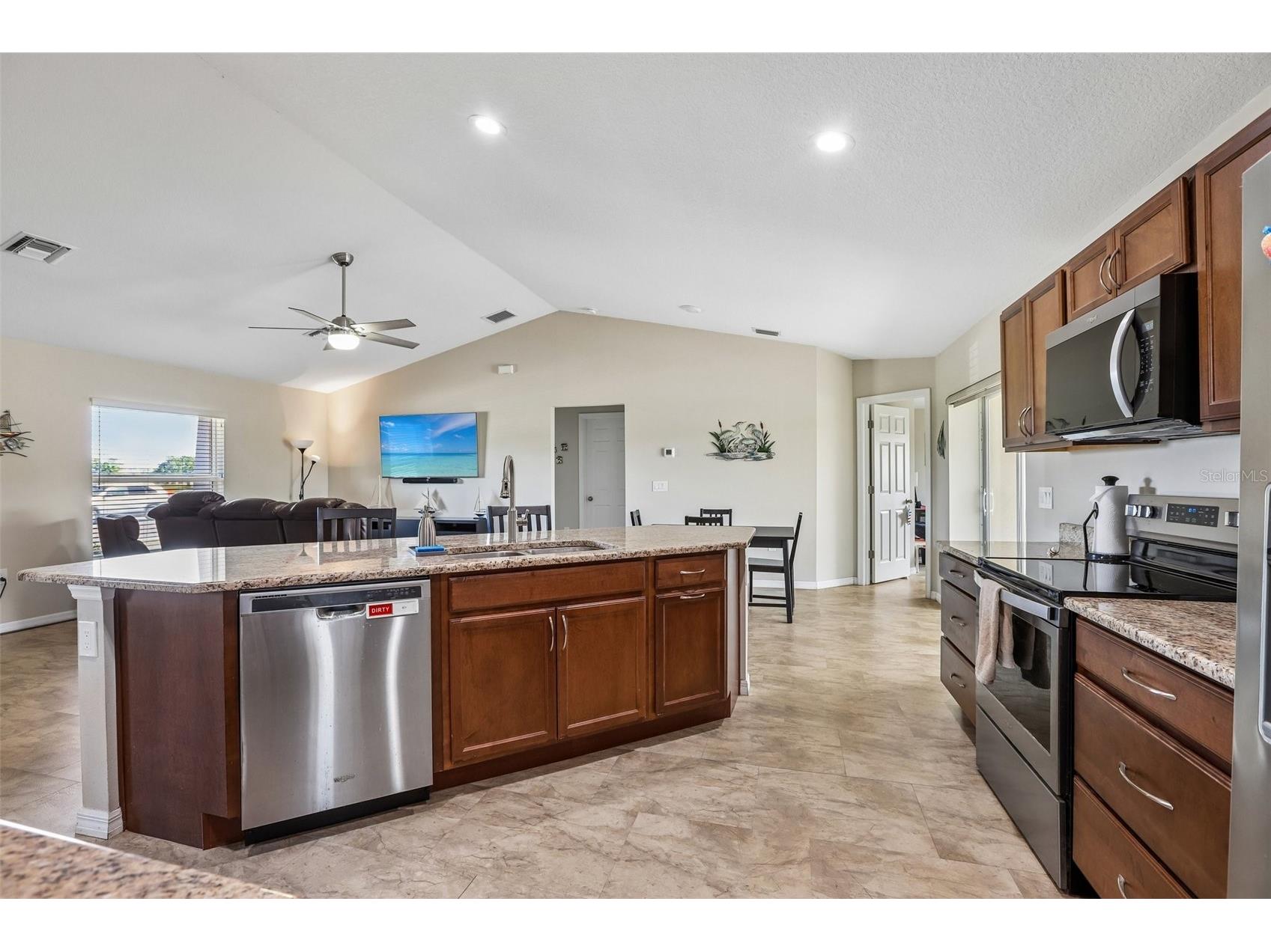 1008 La Jolla Sun City Center FL 33573 TB8507632 image17