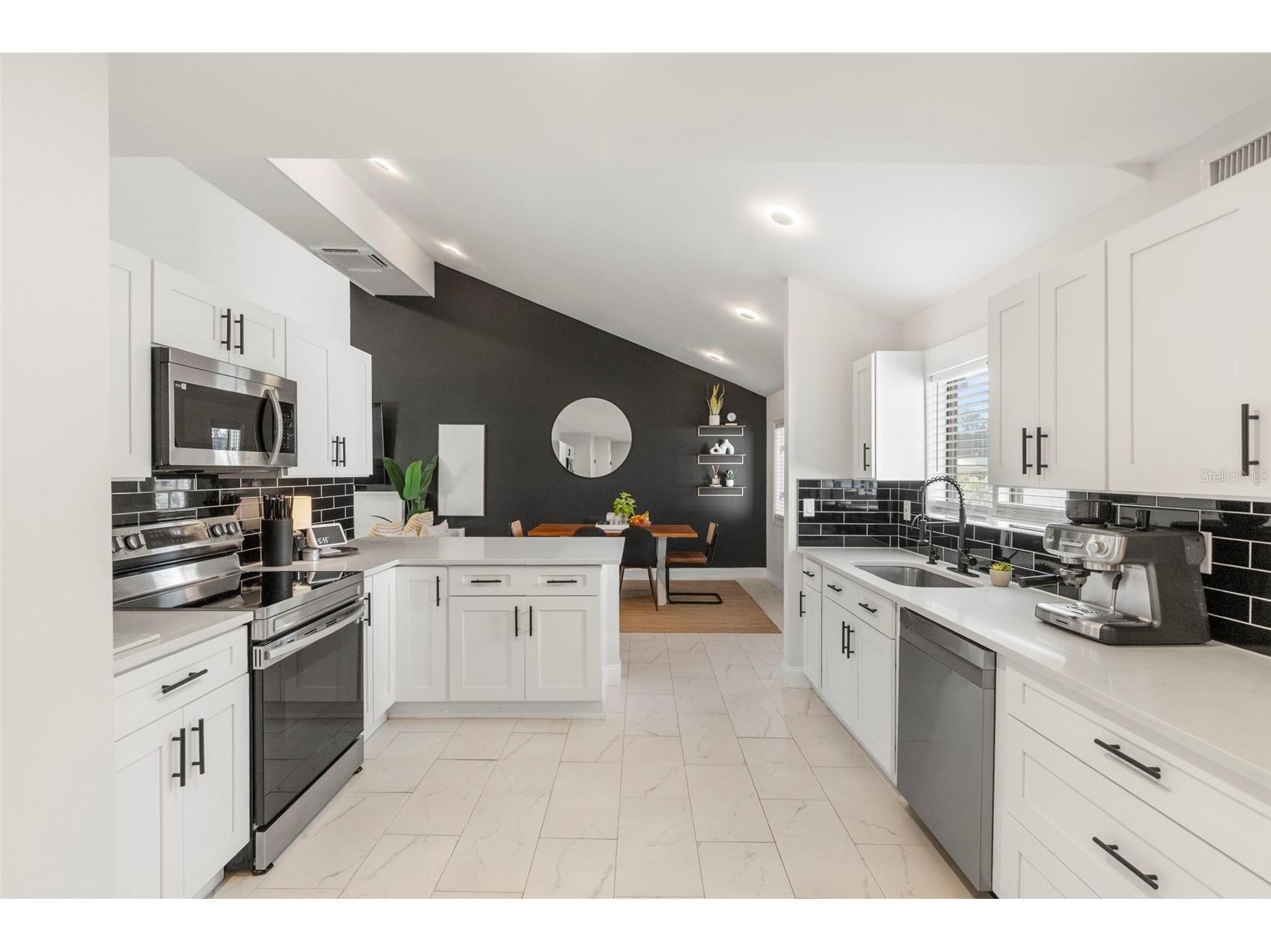 1008 Michigan Boulevard Dunedin FL 34698 TB8459085 image5