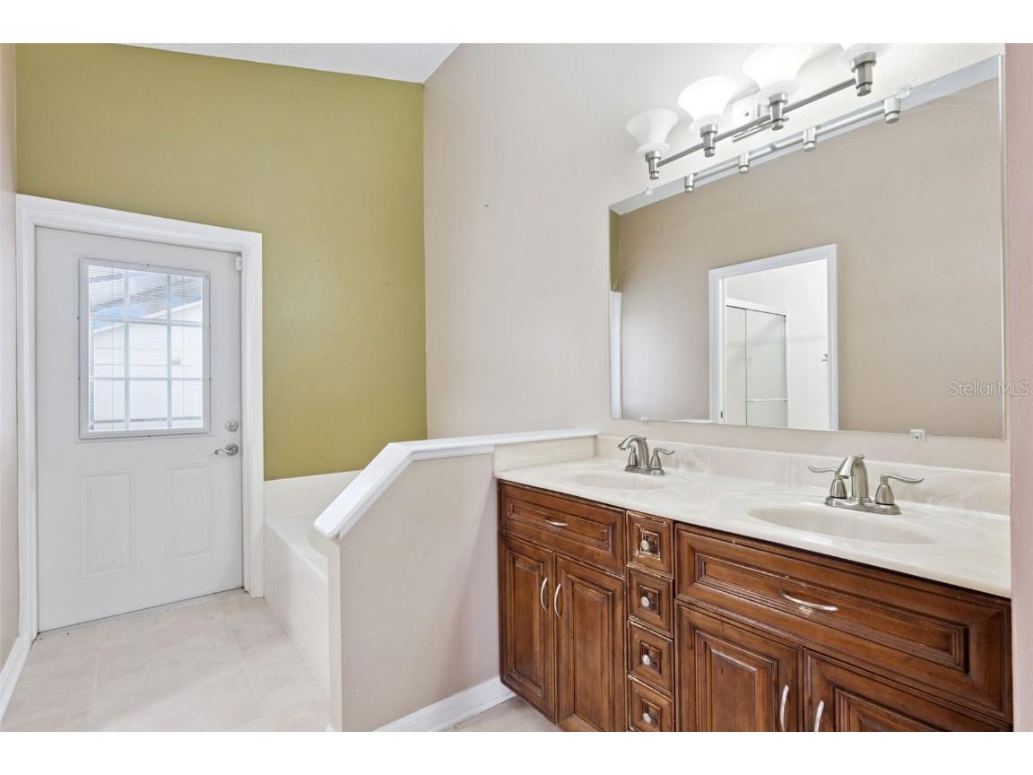 1008 Old Barn Road Orlando FL 32825 O6360164 image11