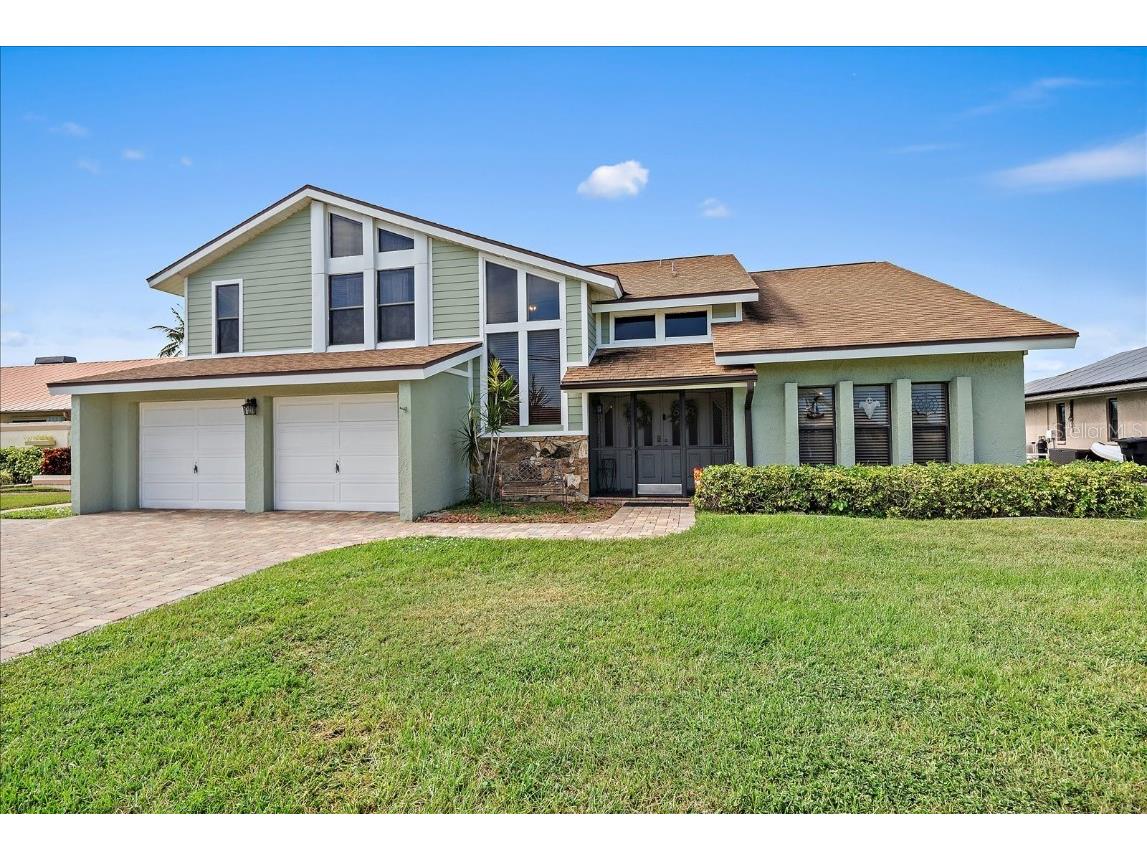 1008 SW 4th Place Cape Coral FL 33991 - LAKE ALHAMBRA A4668714 image1