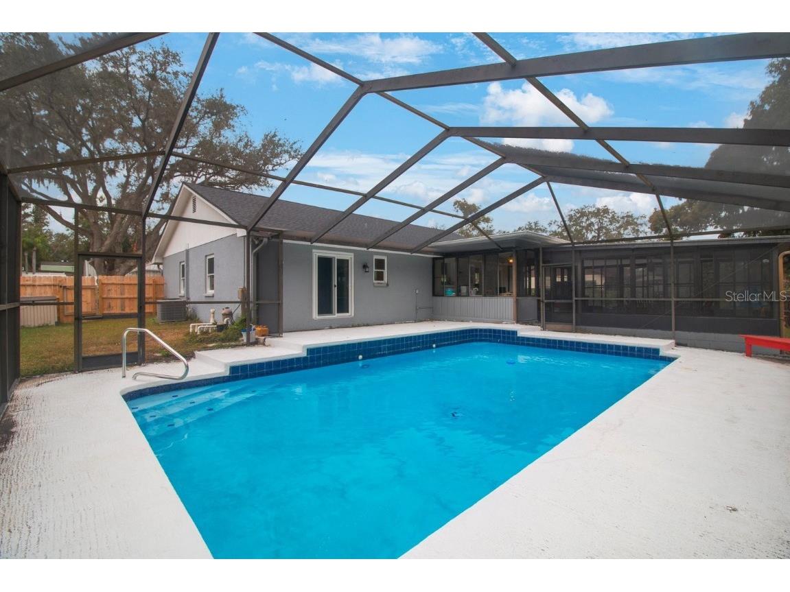 1009 Black Knight Drive Valrico FL 33594 TB8332790 image48