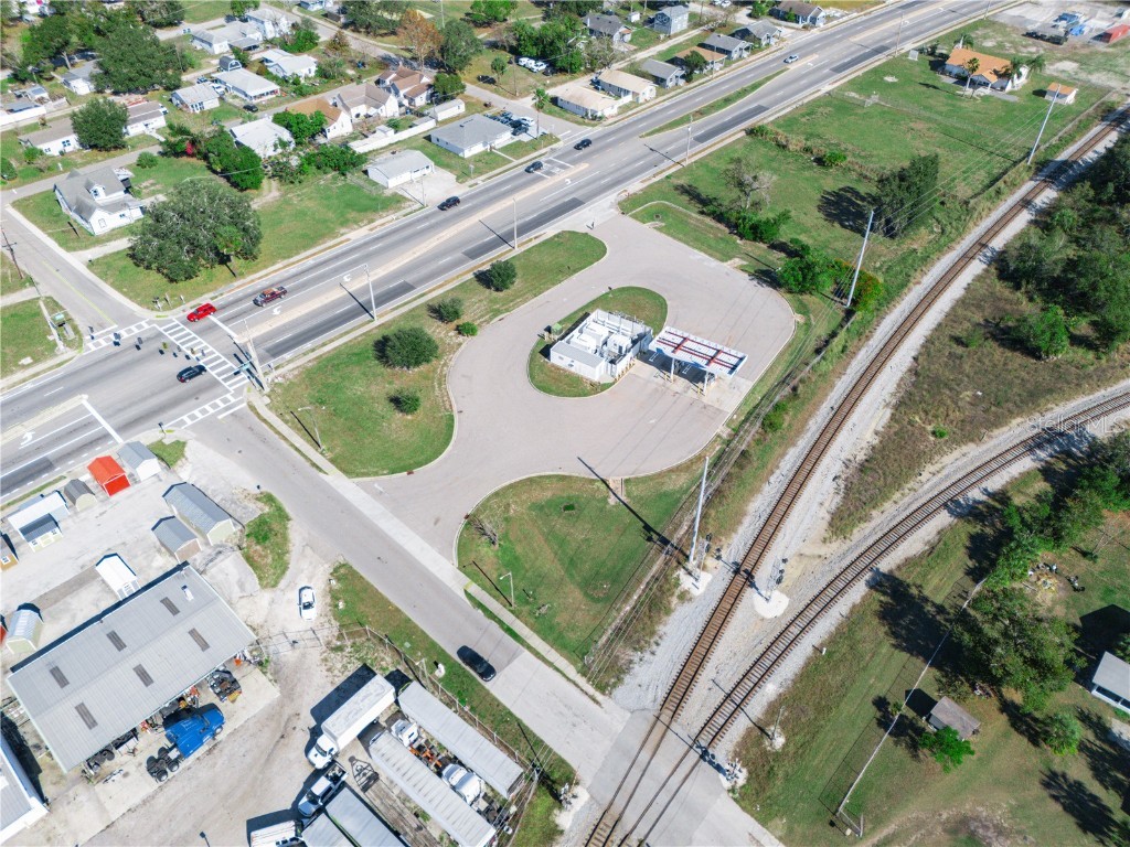 1009 E Canal Street Mulberry FL 33860 P4937475 image8