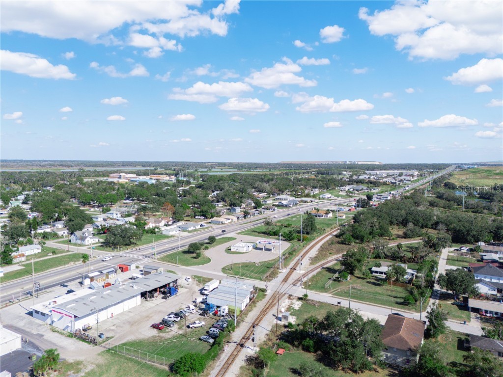 1009 E Canal Street Mulberry FL 33860 P4937475 image9