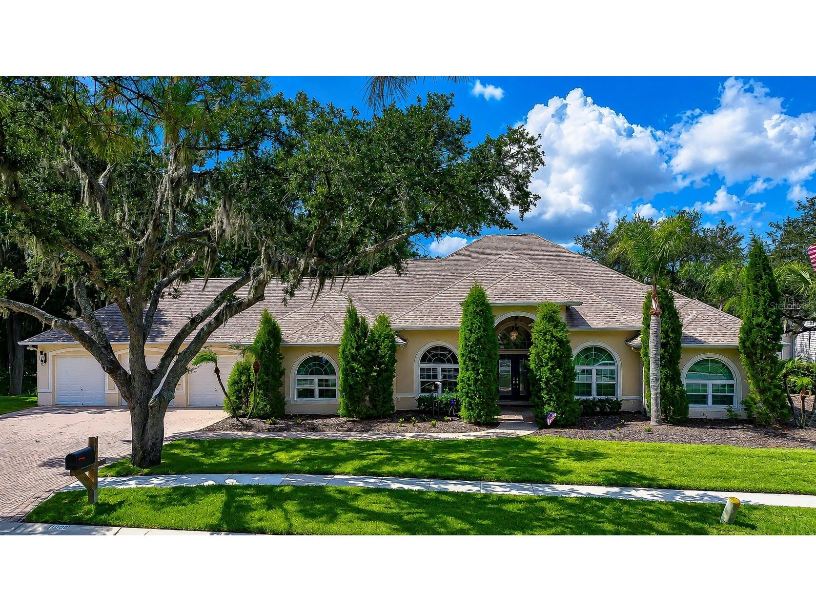 1009 Emerald Creek Drive Valrico FL 33596 TB8521781 image1