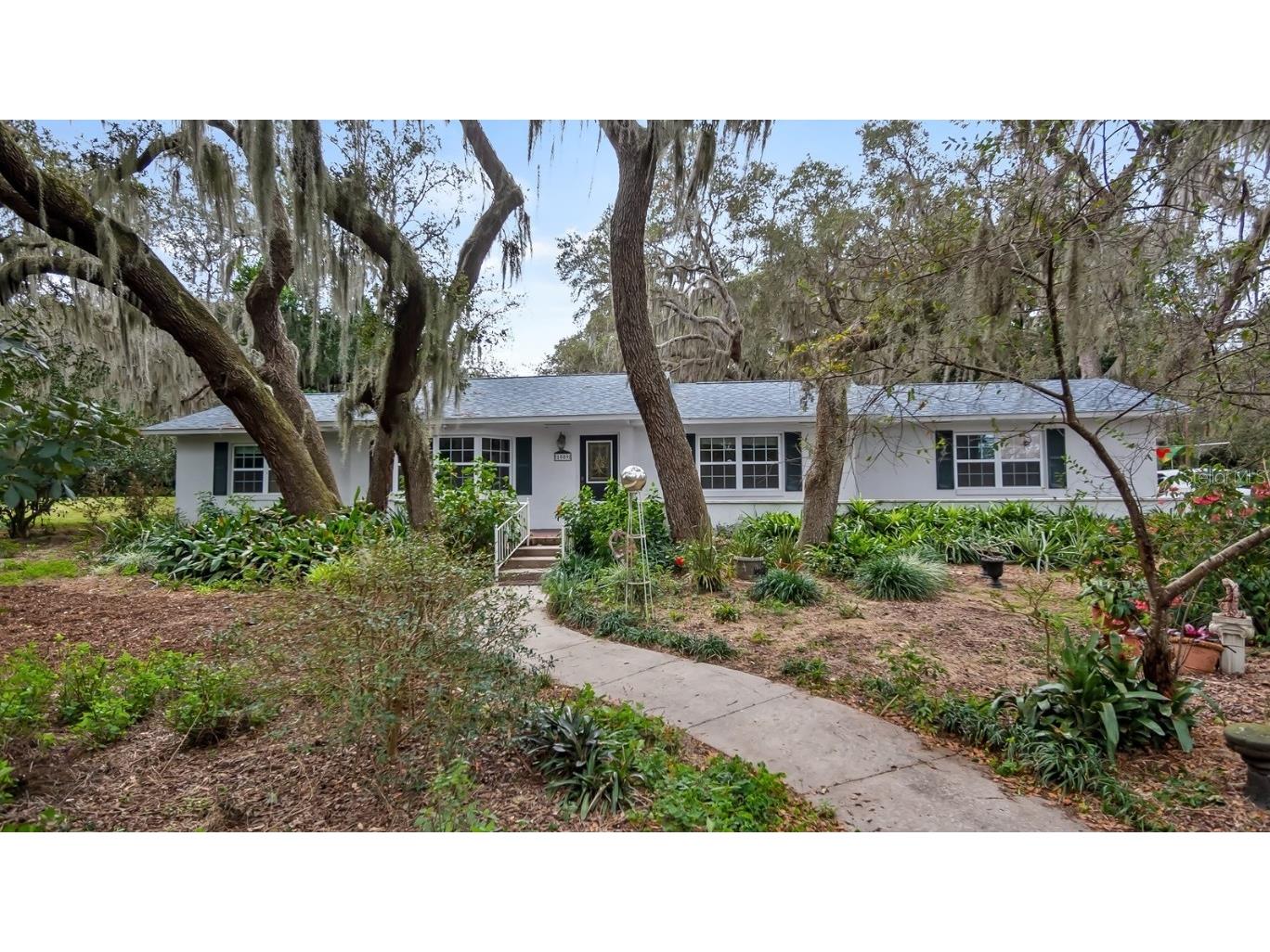 1009 Hamlin Avenue Howey In The Hills FL 34737 - LITTLE LAKE HARRIS G5076556 image1