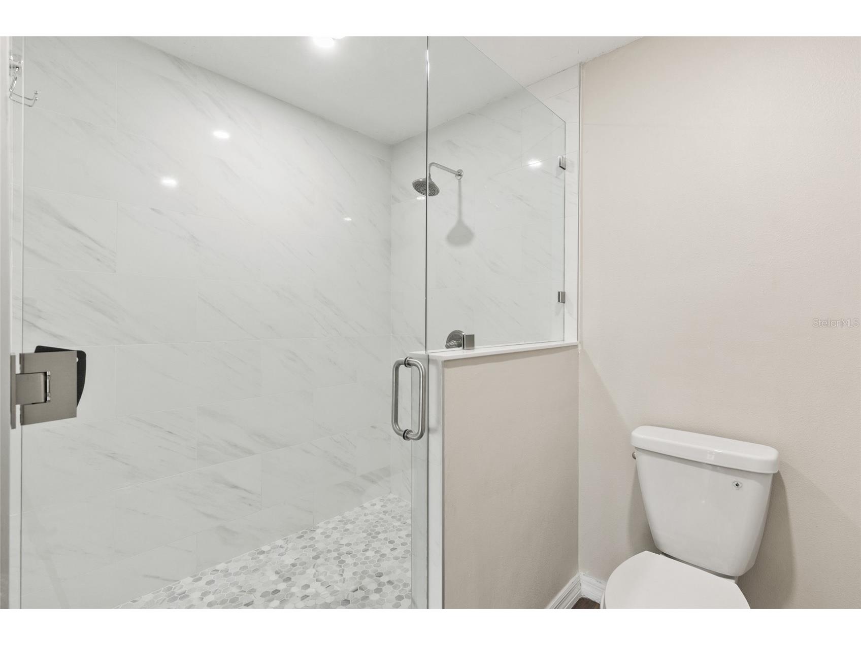 1009 Kings Court Venice FL 34293 A4686929 image11