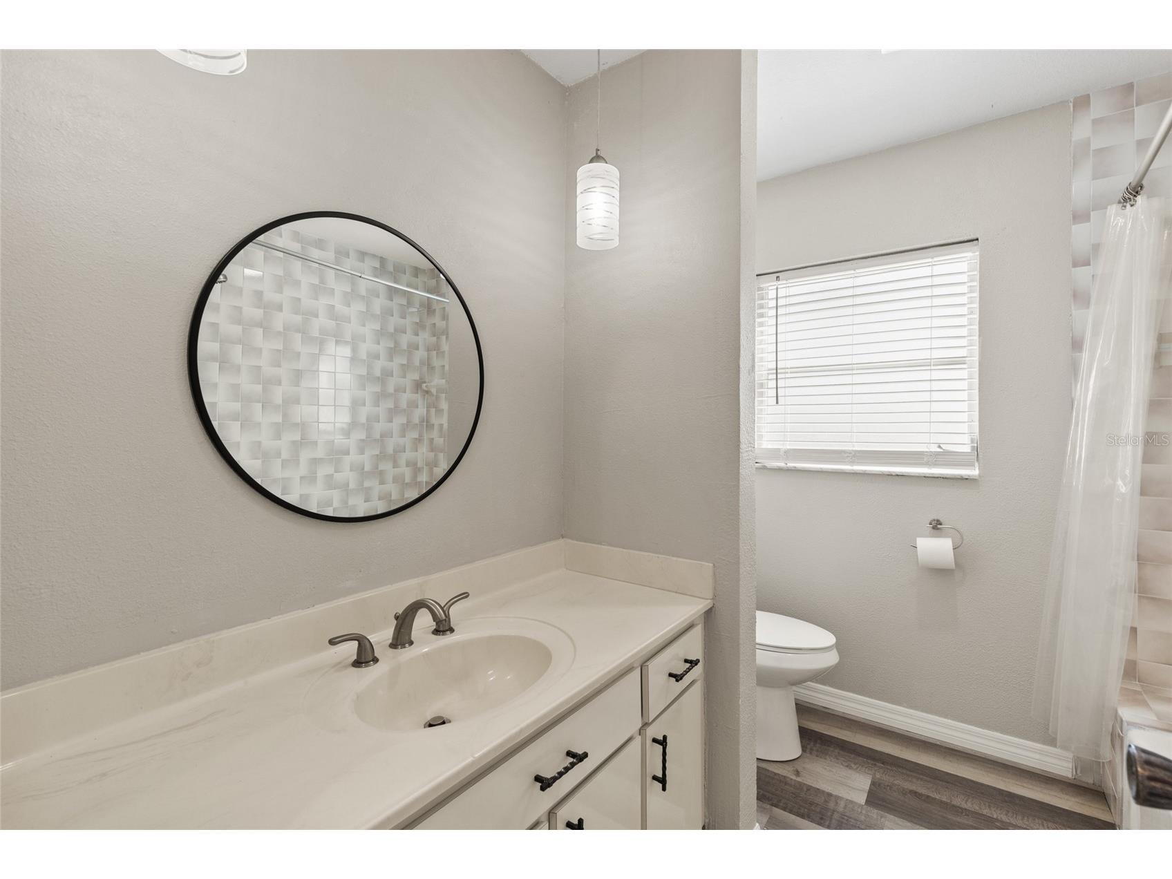 1009 Kings Court Venice FL 34293 A4686929 image14
