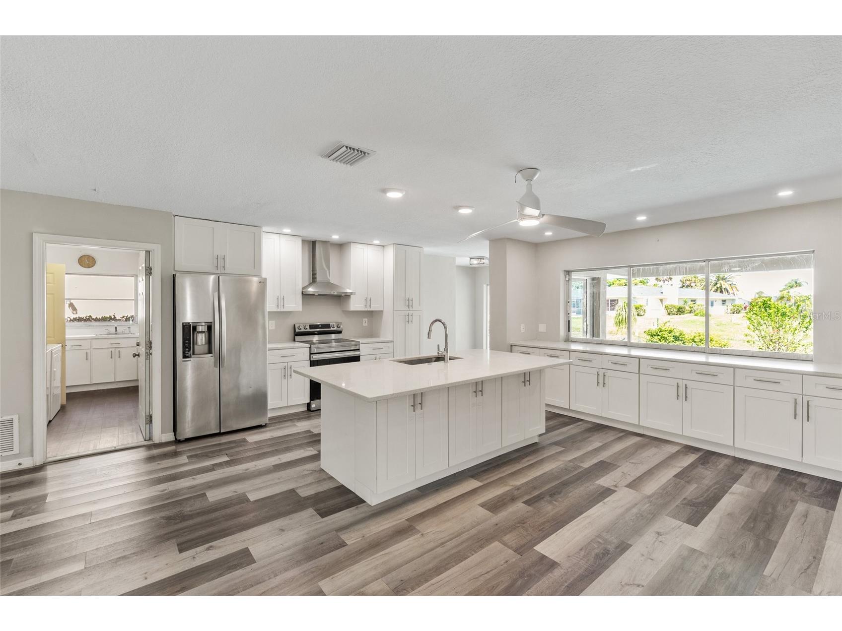 1009 Kings Court Venice FL 34293 A4686929 image2