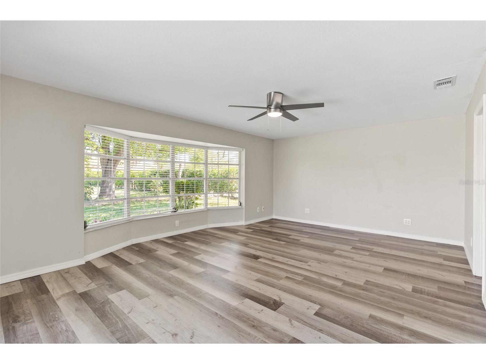 1009 Kings Court Venice FL 34293 A4686929 image8
