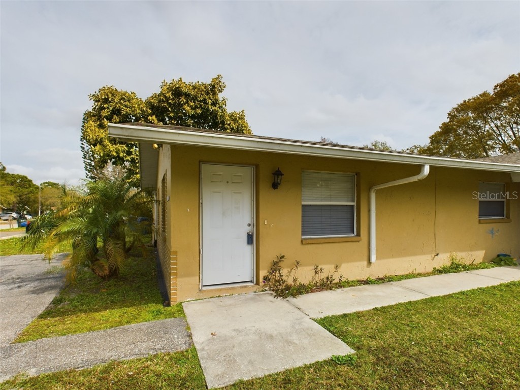 1009 Lake Palms Drive Largo FL 33771 U8233600 image1