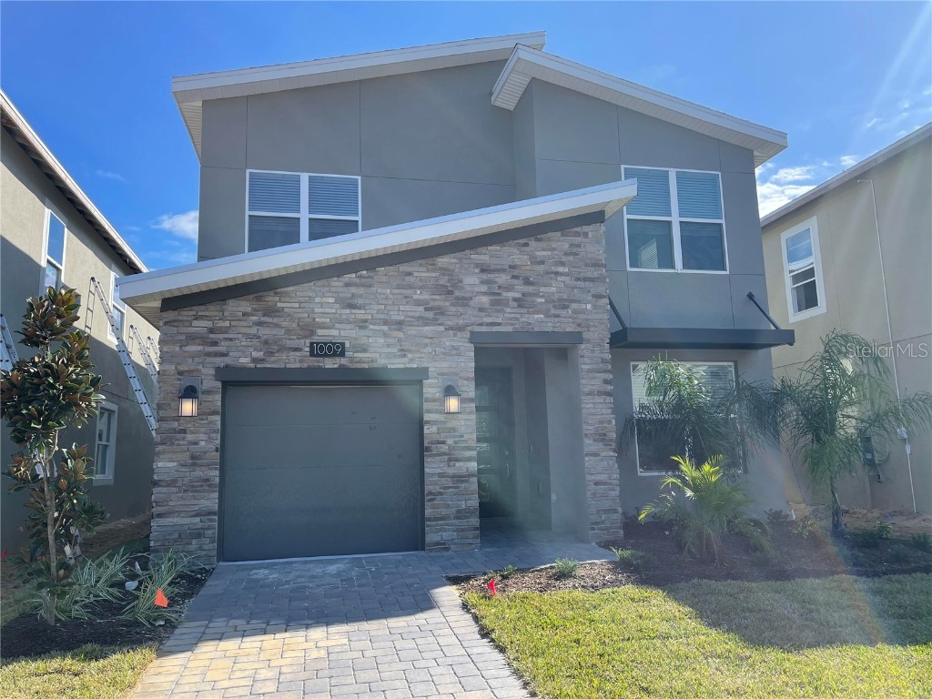 1009 Leader Davenport FL 33896 J937923 image1