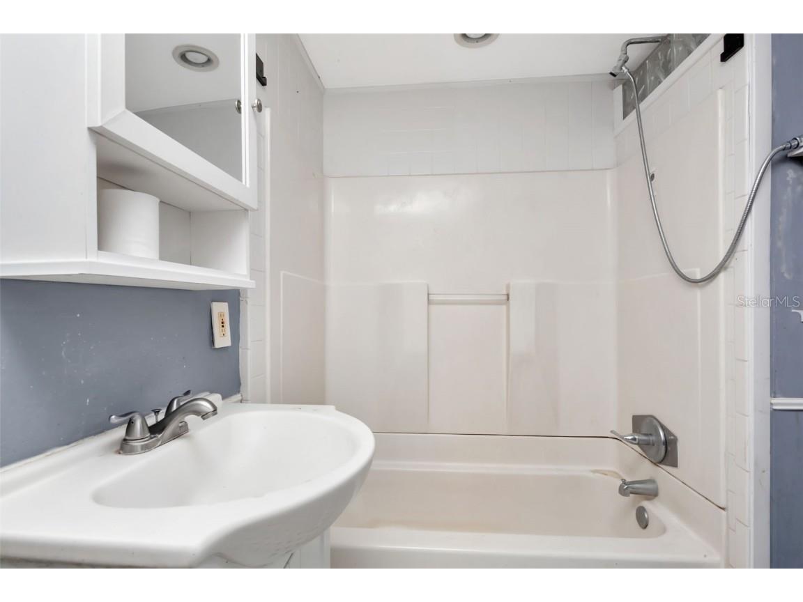 1009 Mercer Loop Plant City FL 33567 TB8421773 image22