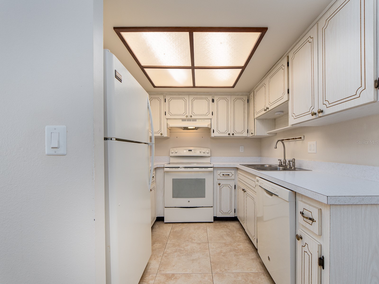 1009 Queen Anne Drive #B Palm Harbor FL 34684 - LAKE TARPON TB8520737 image10