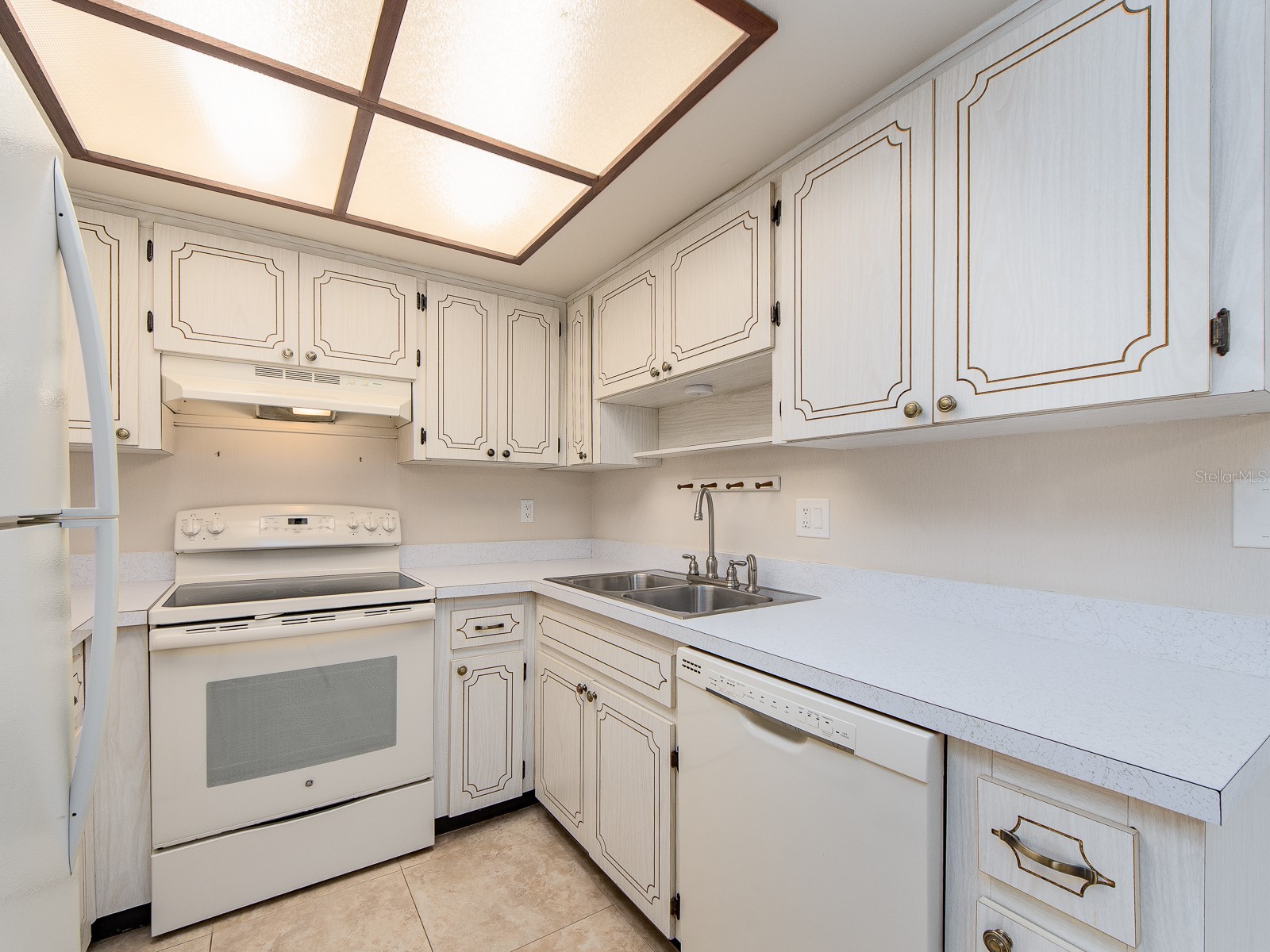 1009 Queen Anne Drive #B Palm Harbor FL 34684 - LAKE TARPON TB8520737 image11