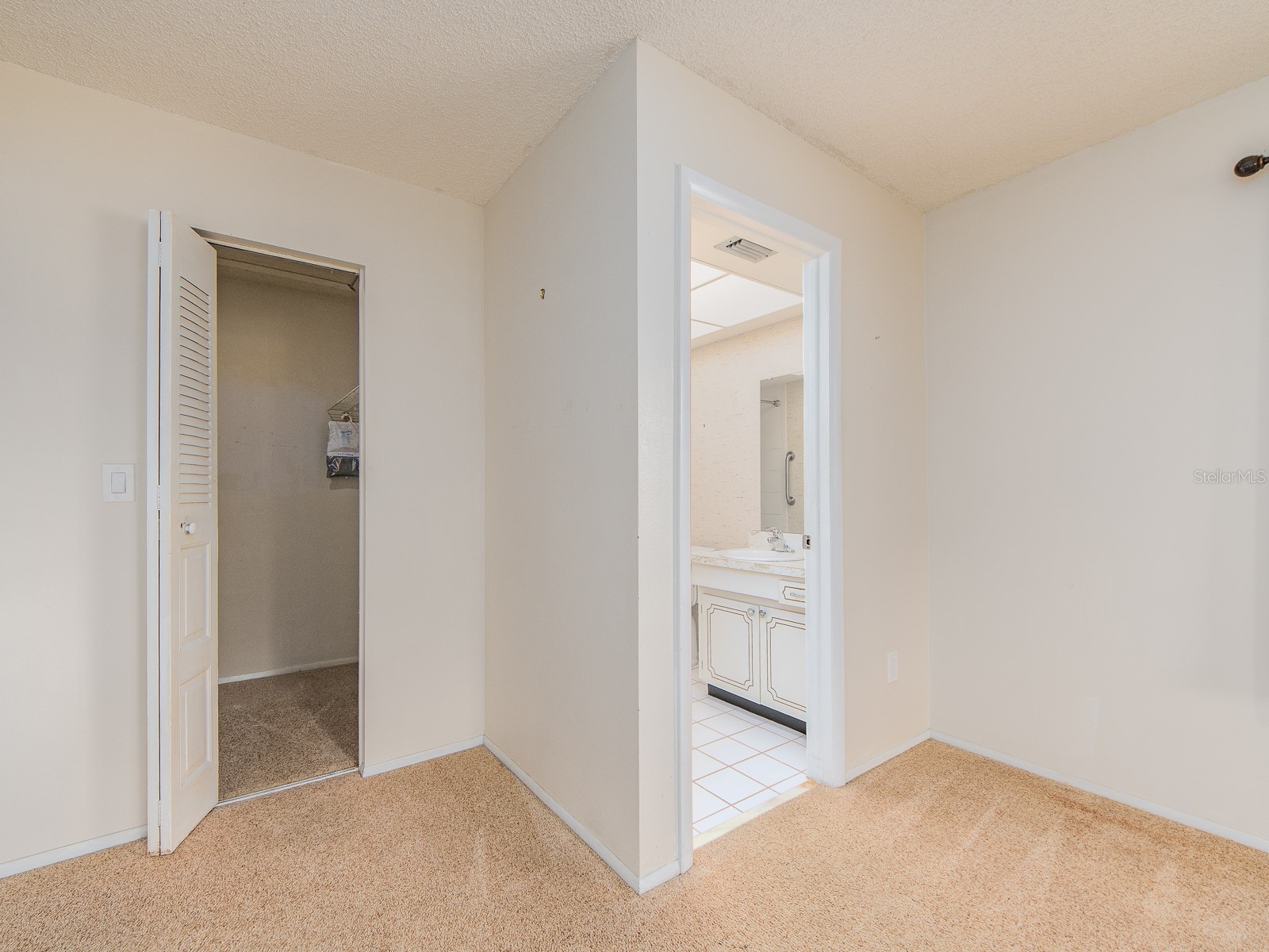 1009 Queen Anne Drive #B Palm Harbor FL 34684 - LAKE TARPON TB8520737 image15