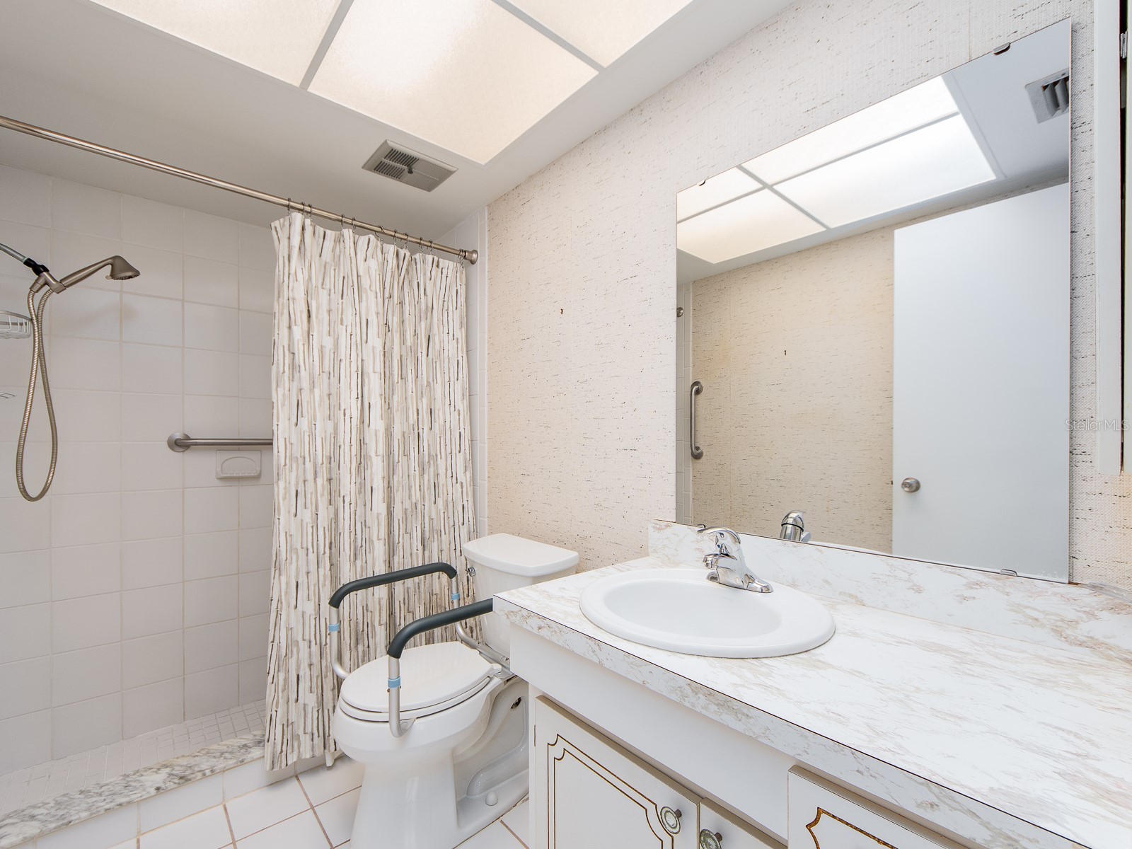 1009 Queen Anne Drive #B Palm Harbor FL 34684 - LAKE TARPON TB8520737 image16