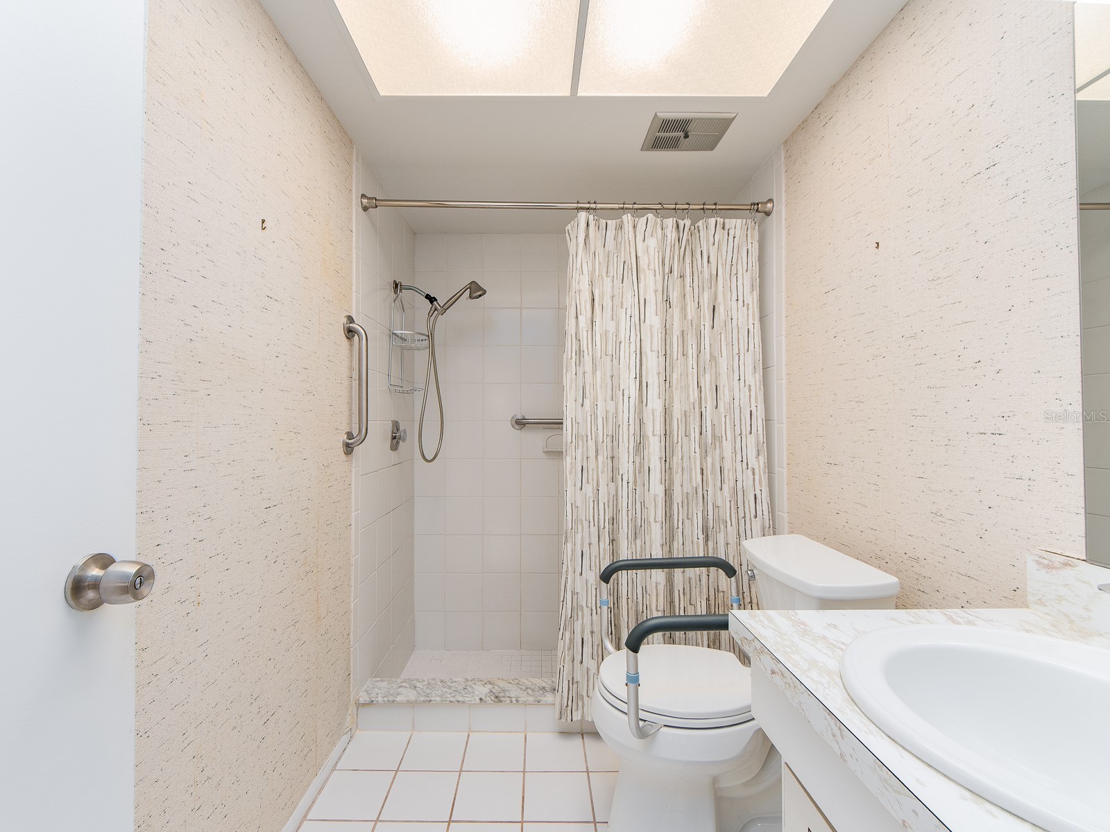 1009 Queen Anne Drive #B Palm Harbor FL 34684 - LAKE TARPON TB8520737 image17