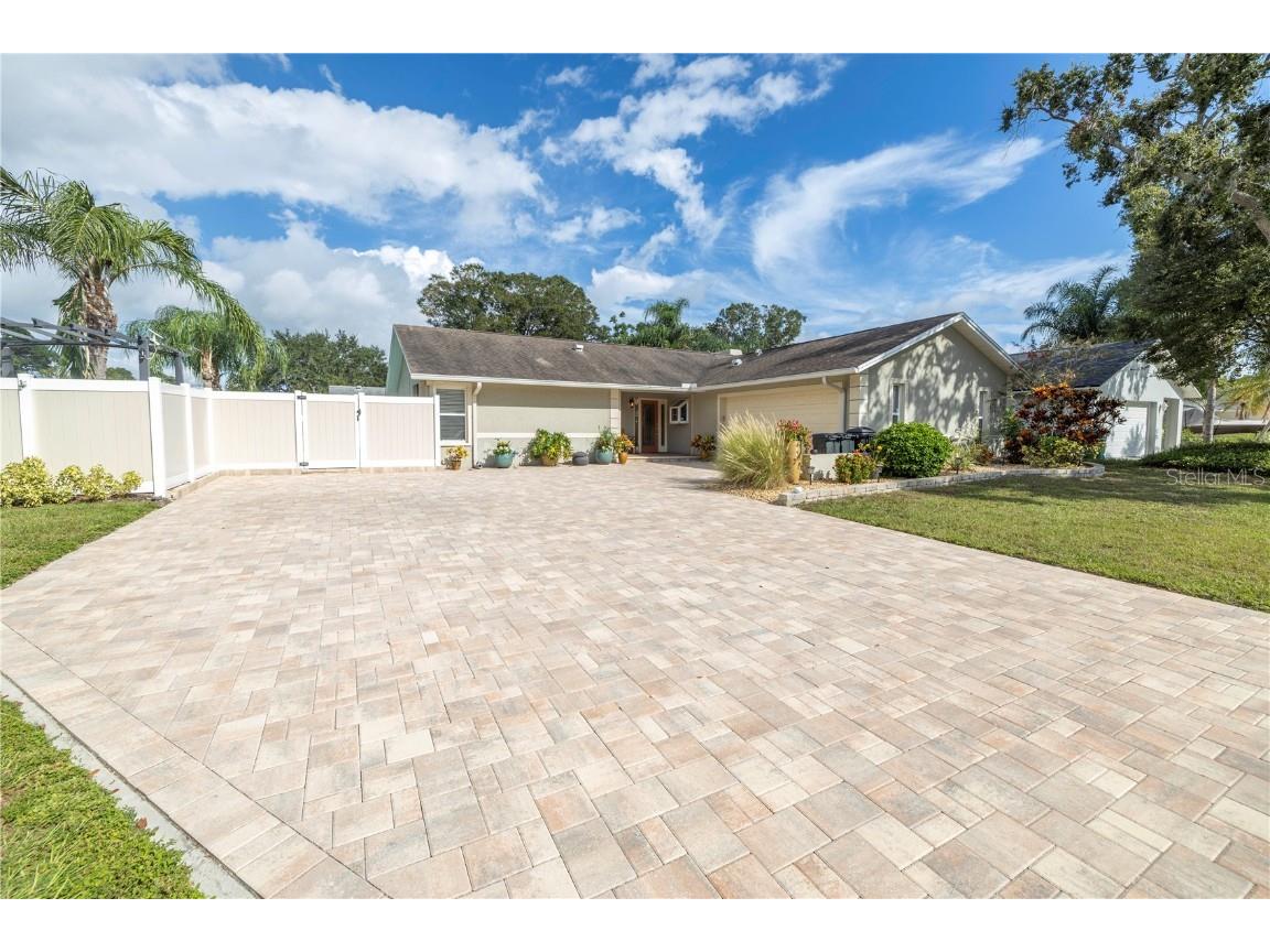 10091 85th Street Seminole FL 33777 U8215274 image1