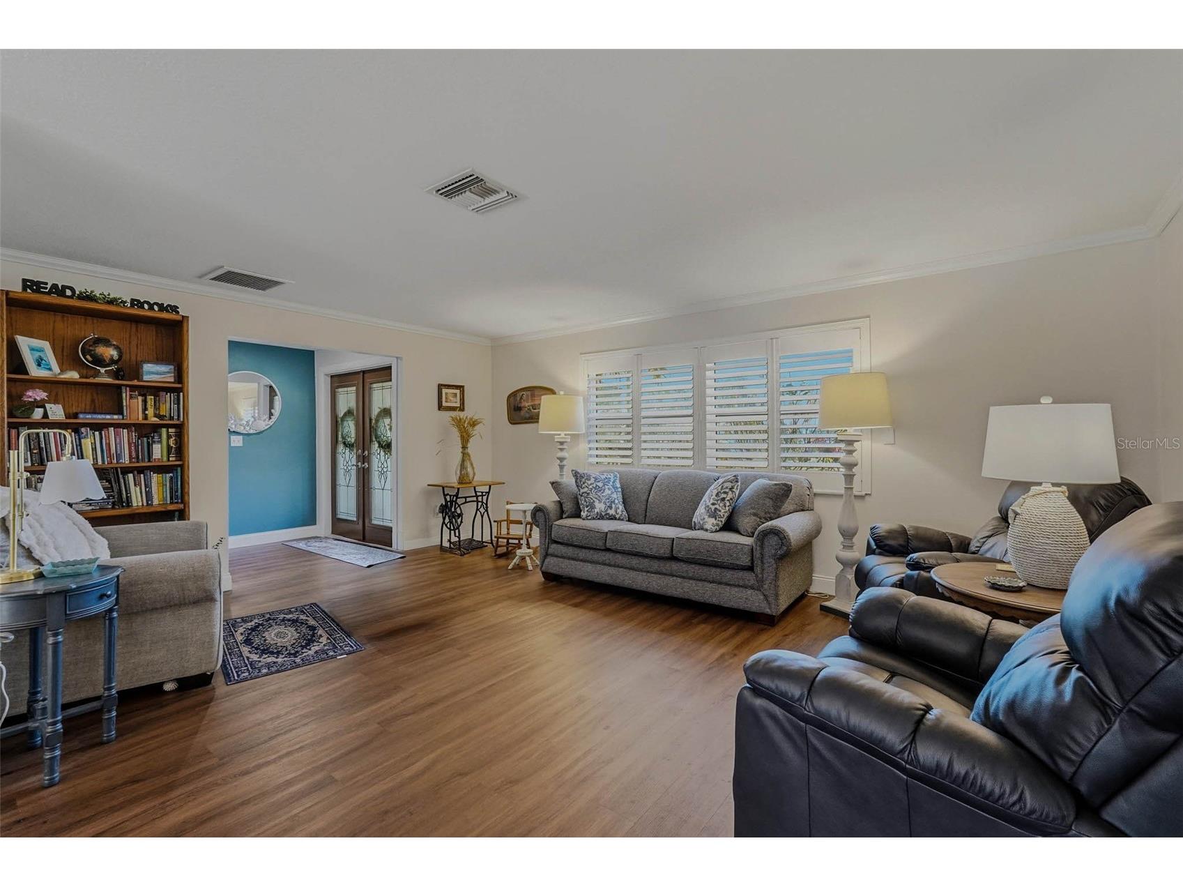 10099 Linden Place Drive Seminole FL 33776 TB8471187 image9