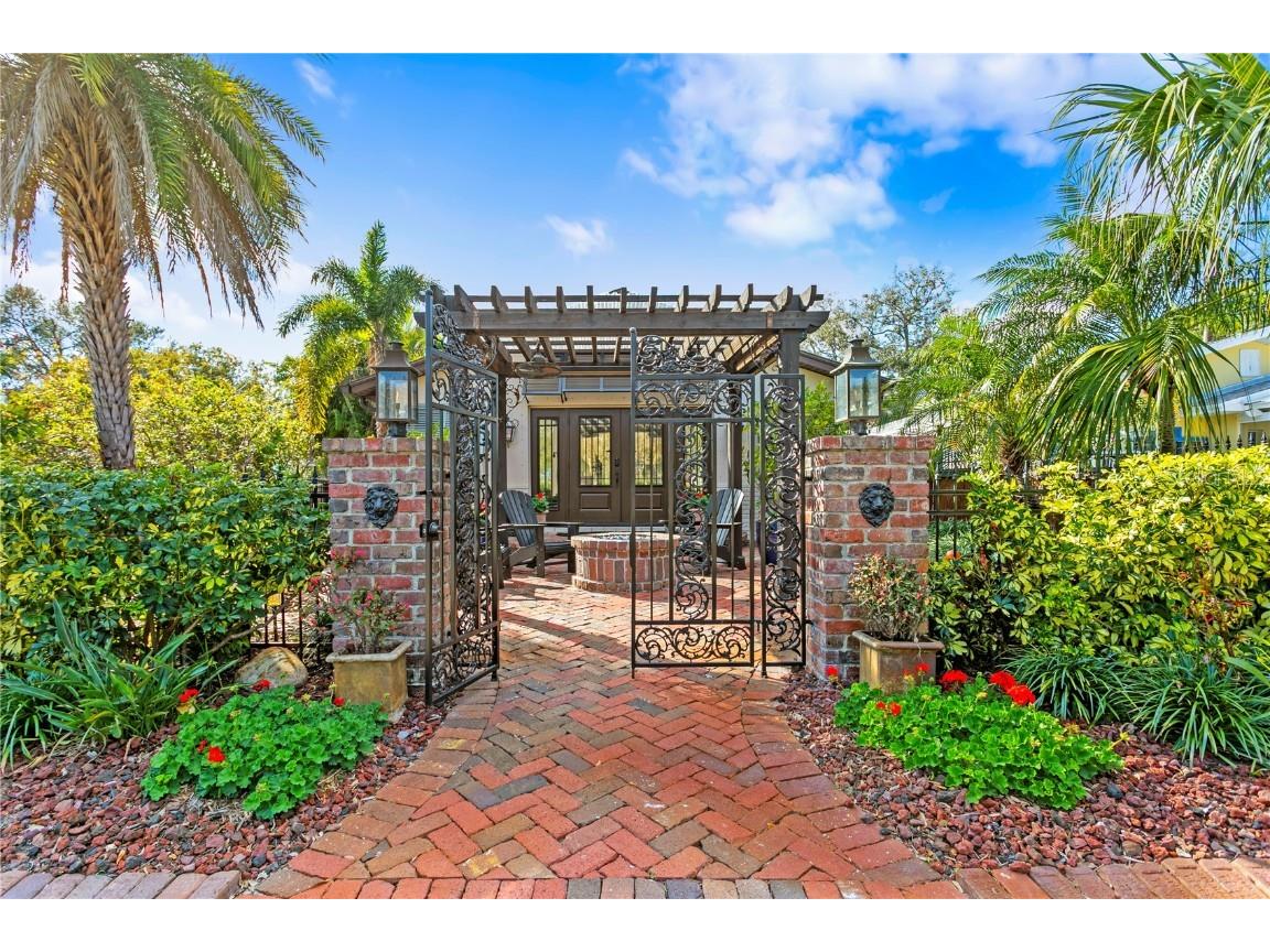 101 30th Avenue N Saint Petersburg FL 33704 TB8351958 image1