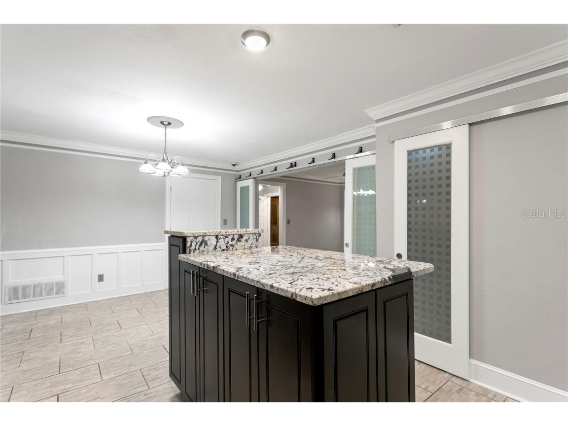 101 30th Avenue N Saint Petersburg FL 33704 TB8351958 image17